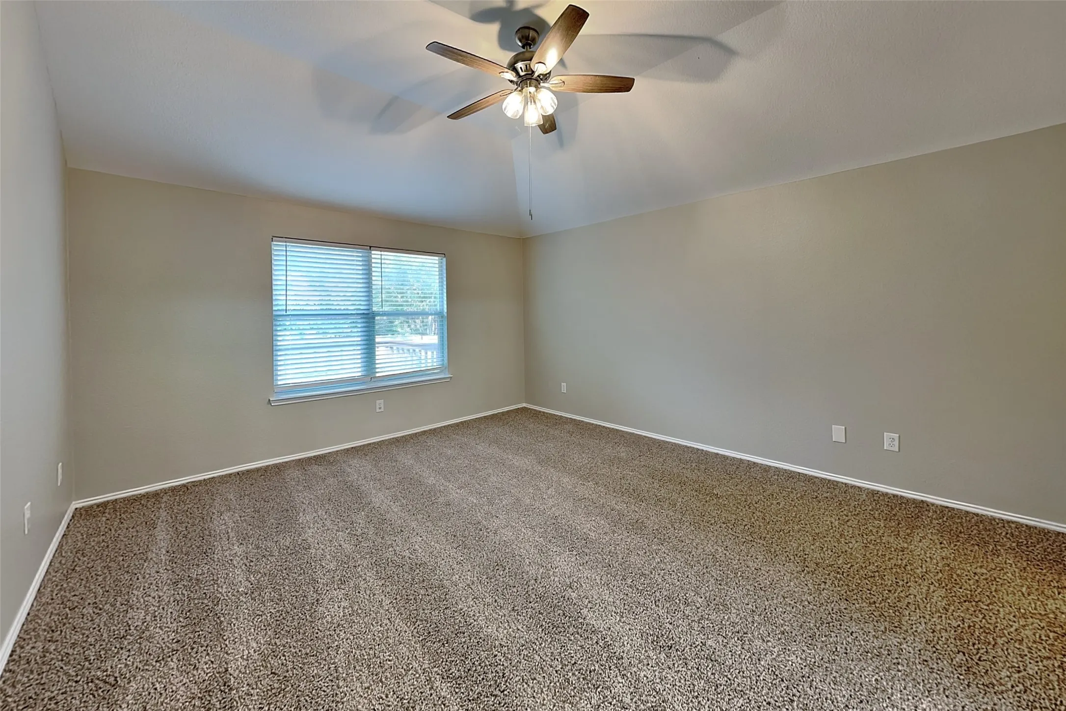 Single Family Residence For Rent in Tarrant County , 11736 Cottontail Drive, Fort Worth, Texas 76244, 3 Bedroom, 2 Bathroom, 2 Garage spaces, 1,408 Sqft, built in 2003, mls#21349715, Real Estate Agent in Fort Worth, Homes For Rent in Tarrant county, Homes For Rent in Fort Worth, Realtor in Fort Worth Texas, Real Estate Brokerage Independent Realty Texas, Luminita Cordes Realtor