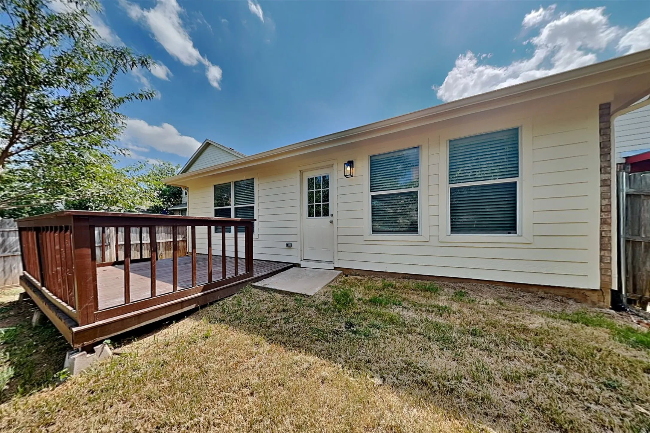 Single Family Residence For Rent in Tarrant County , 11736 Cottontail Drive, Fort Worth, Texas 76244, 3 Bedroom, 2 Bathroom, 2 Garage spaces, 1,408 Sqft, built in 2003, mls#21349715, Real Estate Agent in Fort Worth, Homes For Rent in Tarrant county, Homes For Rent in Fort Worth, Realtor in Fort Worth Texas, Real Estate Brokerage Independent Realty Texas, Luminita Cordes Realtor
