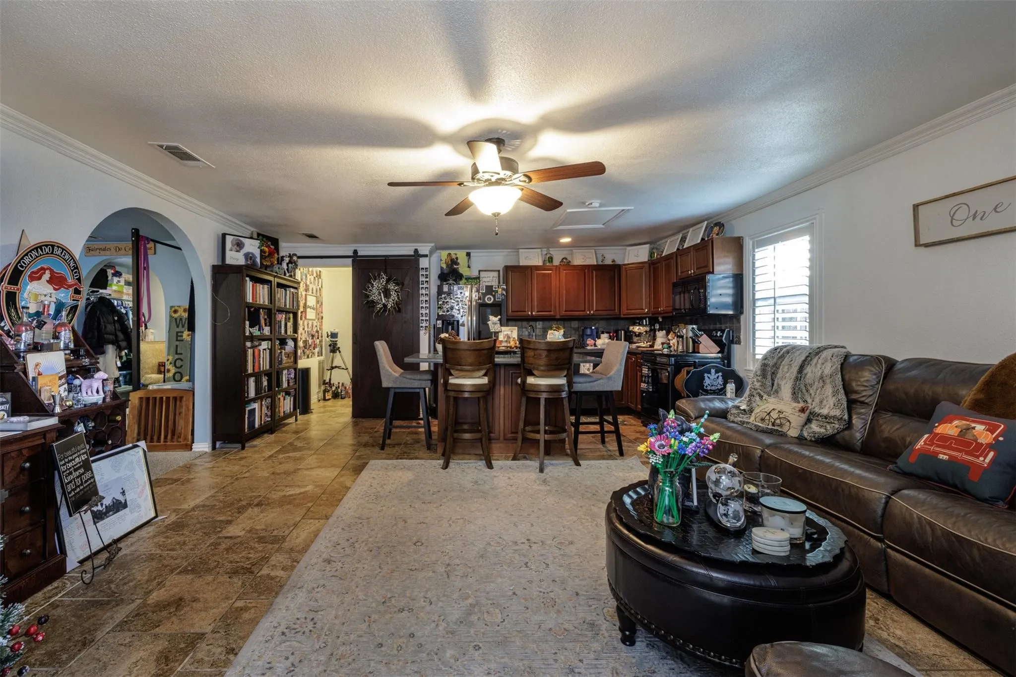 Single Family Residence For Sale in Fannin County , 511 S Sulphur Street, Leonard, Texas 75452, 5 Bedroom, 3 Bathroom, 2 Garage spaces, 3,105 Sqft, built in 1997, mls#21349317, Real Estate Agent in Leonard, Homes For Sale in Fannin county, Homes For Sale in Leonard, Realtor in Leonard Texas, Real Estate Brokerage Independent Realty Texas, Luminita Cordes Realtor