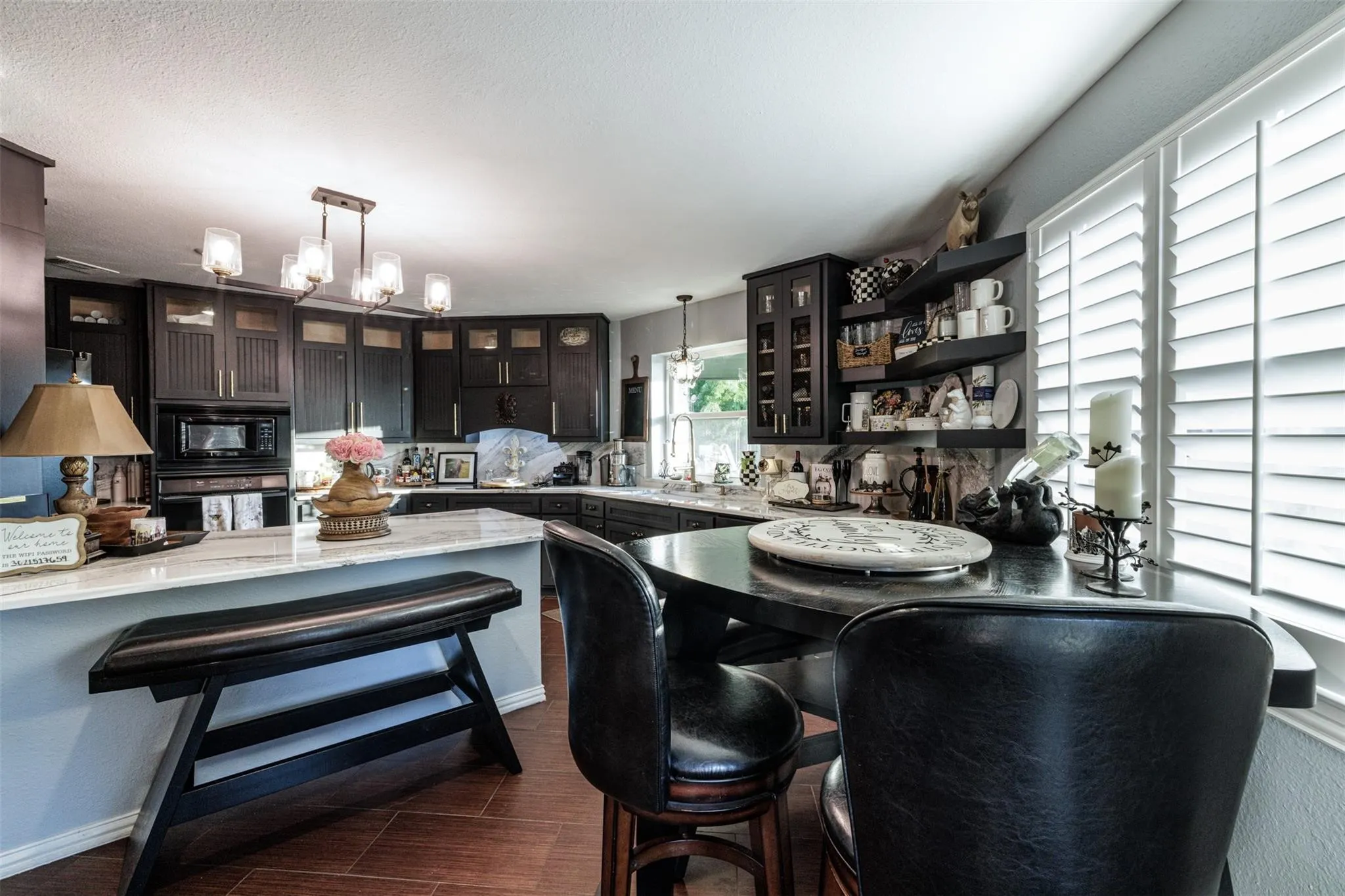 Single Family Residence For Sale in Fannin County , 511 S Sulphur Street, Leonard, Texas 75452, 5 Bedroom, 3 Bathroom, 2 Garage spaces, 3,105 Sqft, built in 1997, mls#21349317, Real Estate Agent in Leonard, Homes For Sale in Fannin county, Homes For Sale in Leonard, Realtor in Leonard Texas, Real Estate Brokerage Independent Realty Texas, Luminita Cordes Realtor