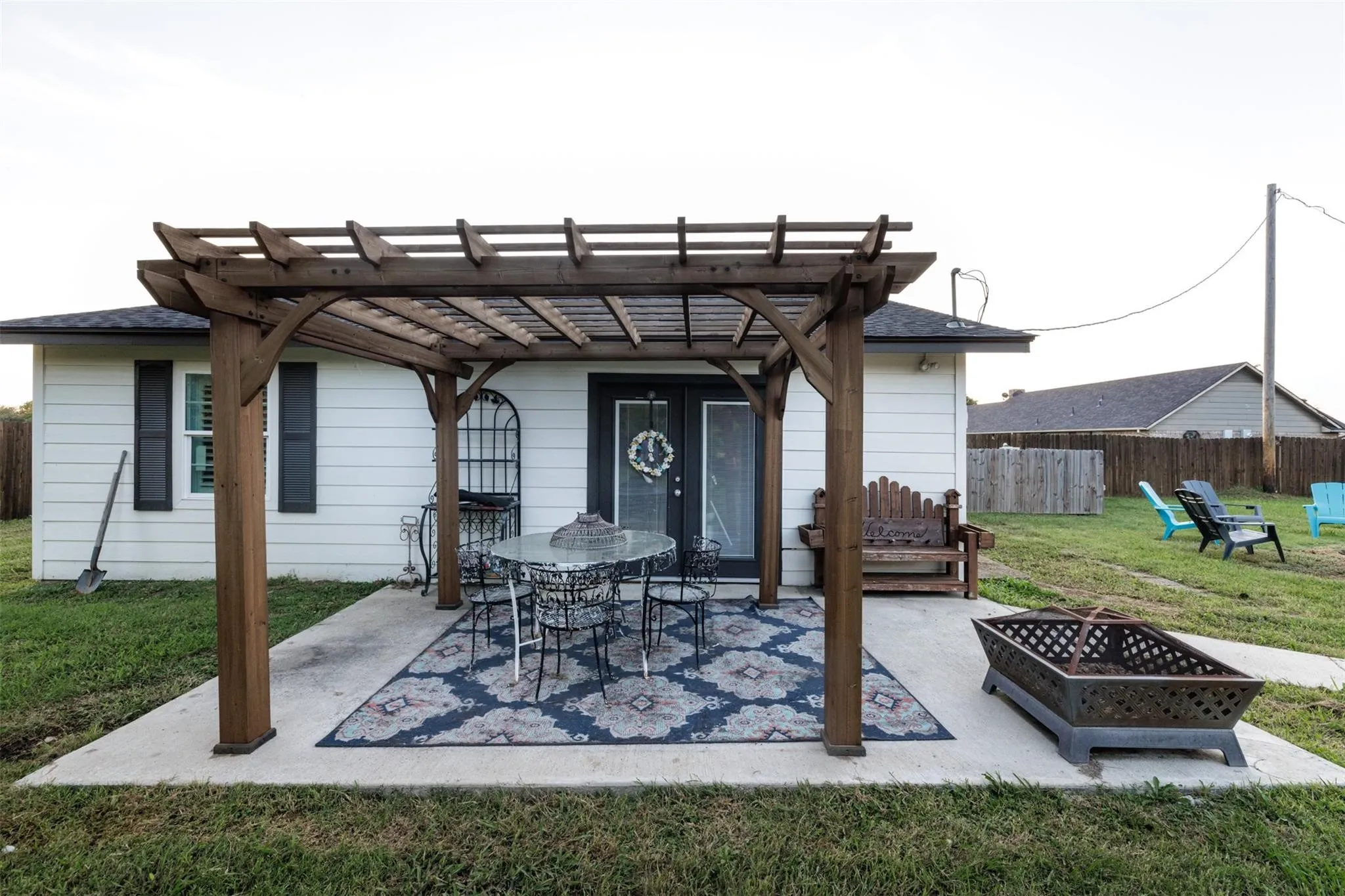 Single Family Residence For Sale in Fannin County , 511 S Sulphur Street, Leonard, Texas 75452, 5 Bedroom, 3 Bathroom, 2 Garage spaces, 3,105 Sqft, built in 1997, mls#21349317, Real Estate Agent in Leonard, Homes For Sale in Fannin county, Homes For Sale in Leonard, Realtor in Leonard Texas, Real Estate Brokerage Independent Realty Texas, Luminita Cordes Realtor