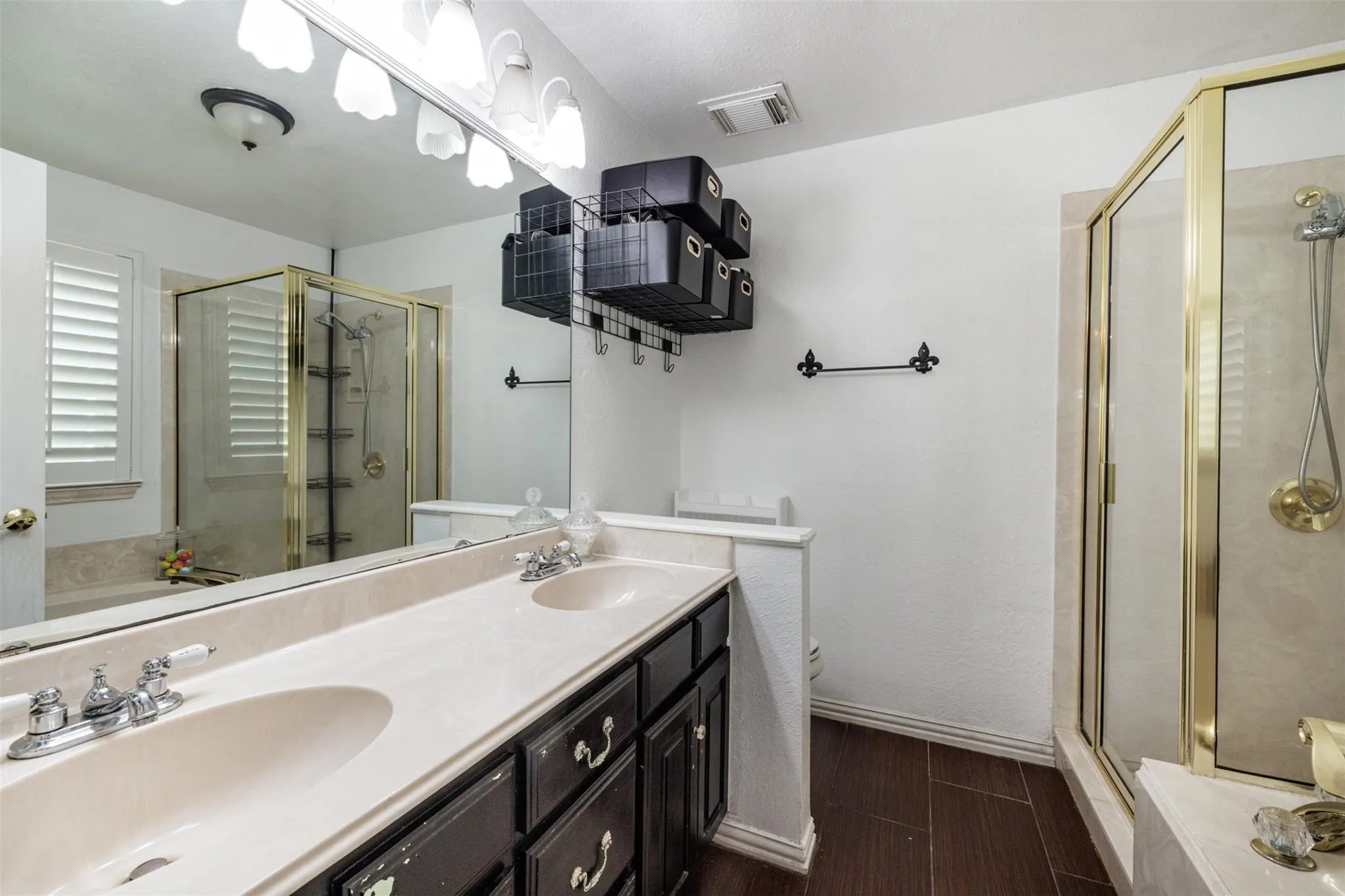Single Family Residence For Sale in Fannin County , 511 S Sulphur Street, Leonard, Texas 75452, 5 Bedroom, 3 Bathroom, 2 Garage spaces, 3,105 Sqft, built in 1997, mls#21349317, Real Estate Agent in Leonard, Homes For Sale in Fannin county, Homes For Sale in Leonard, Realtor in Leonard Texas, Real Estate Brokerage Independent Realty Texas, Luminita Cordes Realtor