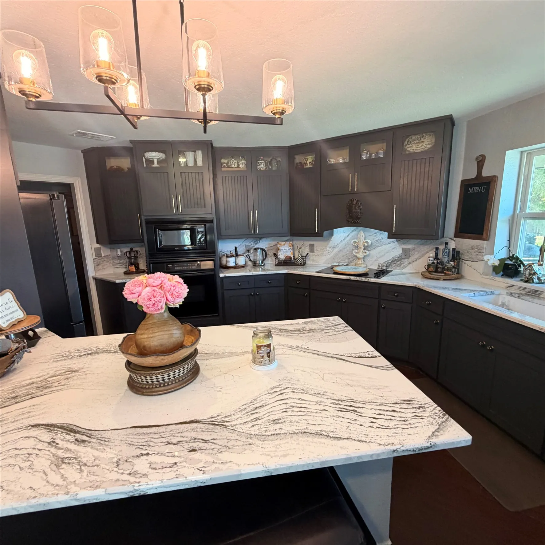 Single Family Residence For Sale in Fannin County , 511 S Sulphur Street, Leonard, Texas 75452, 5 Bedroom, 3 Bathroom, 2 Garage spaces, 3,105 Sqft, built in 1997, mls#21349317, Real Estate Agent in Leonard, Homes For Sale in Fannin county, Homes For Sale in Leonard, Realtor in Leonard Texas, Real Estate Brokerage Independent Realty Texas, Luminita Cordes Realtor