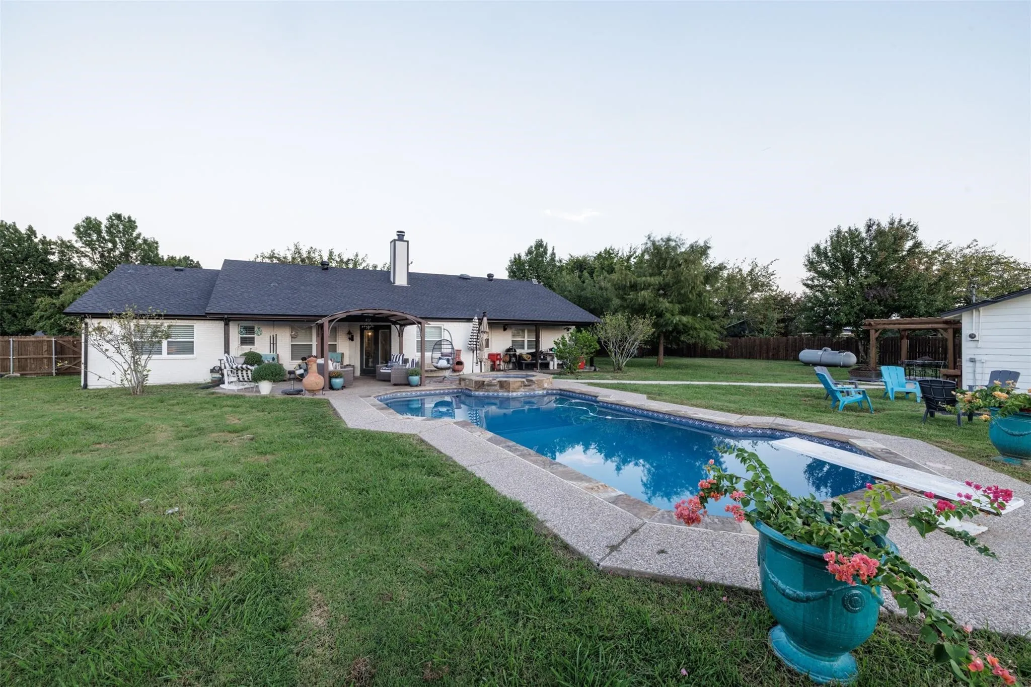 Single Family Residence For Sale in Fannin County , 511 S Sulphur Street, Leonard, Texas 75452, 5 Bedroom, 3 Bathroom, 2 Garage spaces, 3,105 Sqft, built in 1997, mls#21349317, Real Estate Agent in Leonard, Homes For Sale in Fannin county, Homes For Sale in Leonard, Realtor in Leonard Texas, Real Estate Brokerage Independent Realty Texas, Luminita Cordes Realtor