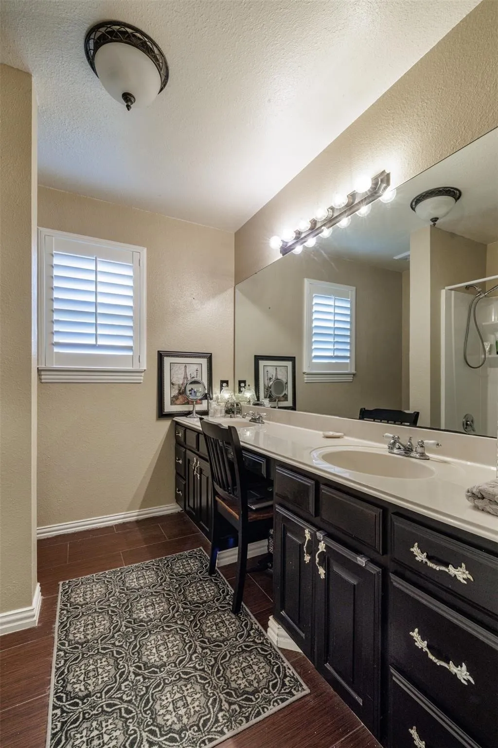 Single Family Residence For Sale in Fannin County , 511 S Sulphur Street, Leonard, Texas 75452, 5 Bedroom, 3 Bathroom, 2 Garage spaces, 3,105 Sqft, built in 1997, mls#21349317, Real Estate Agent in Leonard, Homes For Sale in Fannin county, Homes For Sale in Leonard, Realtor in Leonard Texas, Real Estate Brokerage Independent Realty Texas, Luminita Cordes Realtor