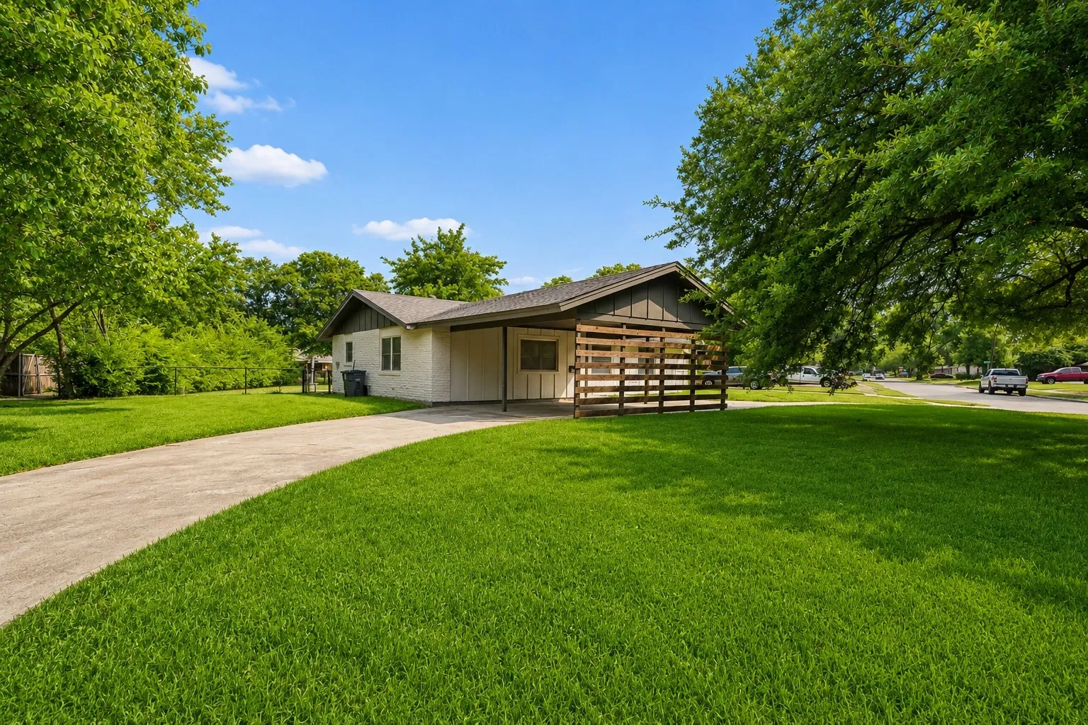 Circle driveway