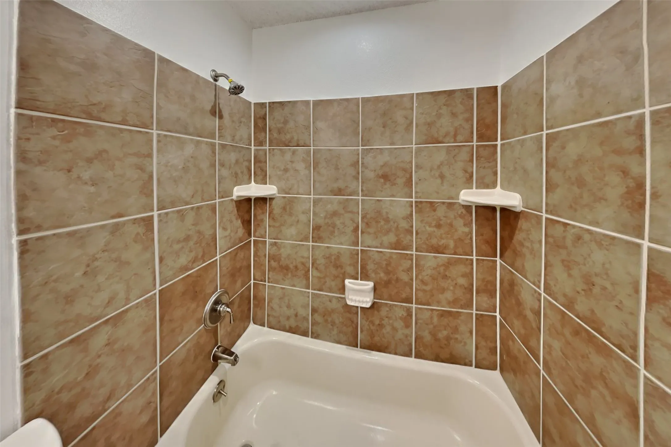 Single Family Residence For Rent in Collin County , 10761 Castle Drive, Frisco, Texas 75035, 3 Bedroom, 2 Bathroom, 2 Garage spaces, 1,698 Sqft, built in 1991, mls#21349721, Real Estate Agent in Frisco, Homes For Rent in Collin county, Homes For Rent in Frisco, Realtor in Frisco Texas, Real Estate Brokerage Independent Realty Texas, Luminita Cordes Realtor