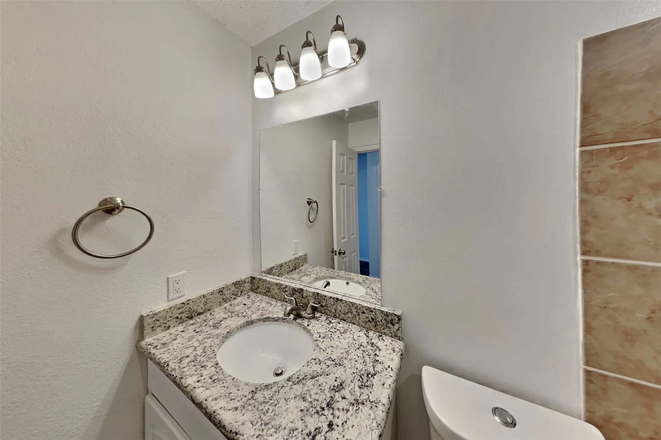 Single Family Residence For Rent in Collin County , 10761 Castle Drive, Frisco, Texas 75035, 3 Bedroom, 2 Bathroom, 2 Garage spaces, 1,698 Sqft, built in 1991, mls#21349721, Real Estate Agent in Frisco, Homes For Rent in Collin county, Homes For Rent in Frisco, Realtor in Frisco Texas, Real Estate Brokerage Independent Realty Texas, Luminita Cordes Realtor