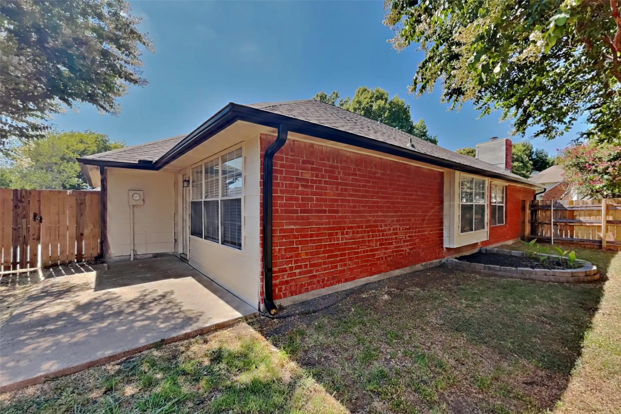 Single Family Residence For Rent in Collin County , 10761 Castle Drive, Frisco, Texas 75035, 3 Bedroom, 2 Bathroom, 2 Garage spaces, 1,698 Sqft, built in 1991, mls#21349721, Real Estate Agent in Frisco, Homes For Rent in Collin county, Homes For Rent in Frisco, Realtor in Frisco Texas, Real Estate Brokerage Independent Realty Texas, Luminita Cordes Realtor