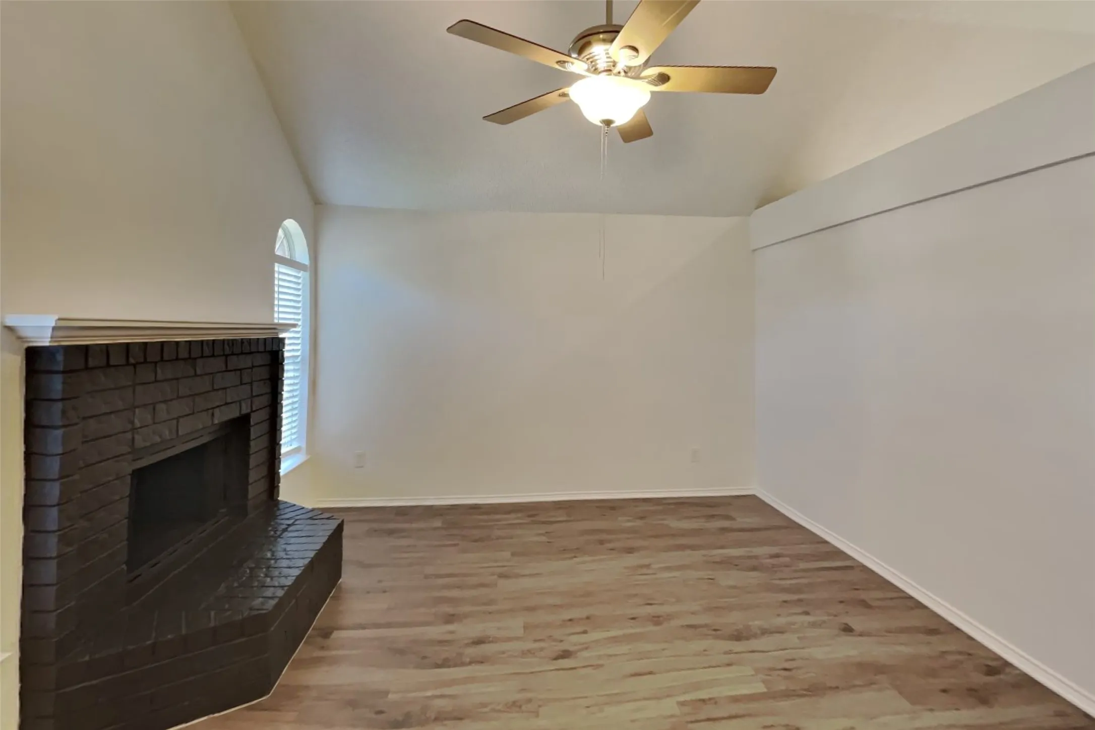Single Family Residence For Rent in Collin County , 10761 Castle Drive, Frisco, Texas 75035, 3 Bedroom, 2 Bathroom, 2 Garage spaces, 1,698 Sqft, built in 1991, mls#21349721, Real Estate Agent in Frisco, Homes For Rent in Collin county, Homes For Rent in Frisco, Realtor in Frisco Texas, Real Estate Brokerage Independent Realty Texas, Luminita Cordes Realtor