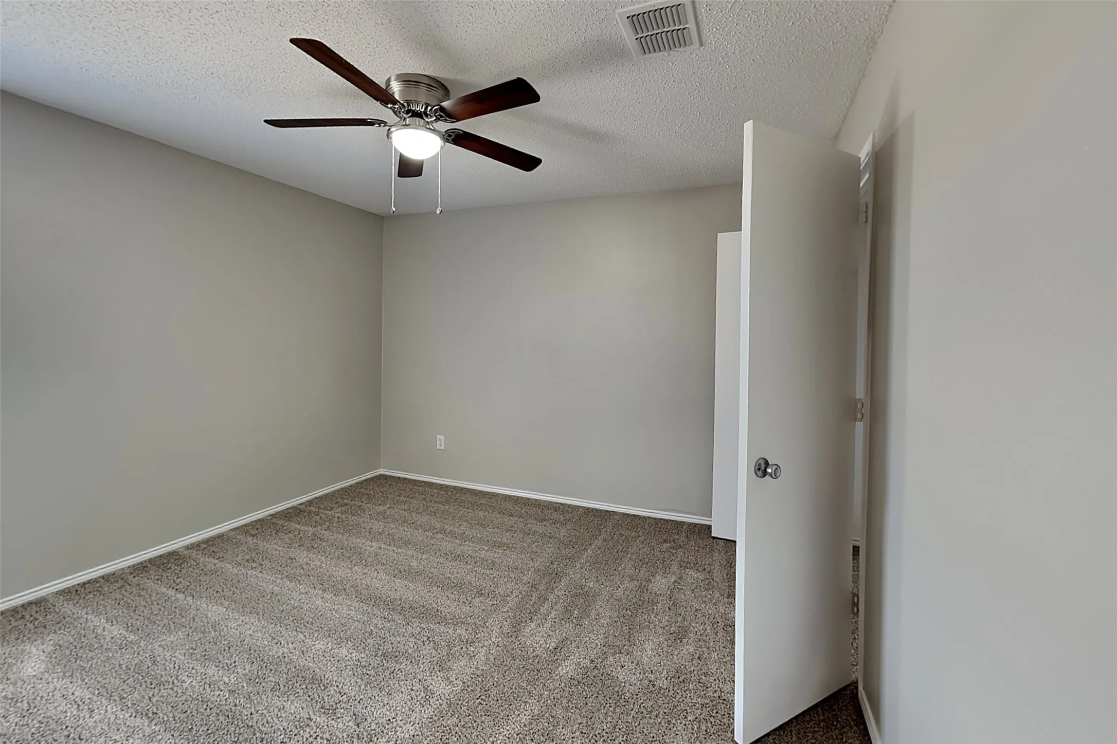 Single Family Residence For Rent in Denton County , 2257 Bradford Pear Drive, Little Elm, Texas 75068, 3 Bedroom, 3 Bathroom, 2 Garage spaces, 2,318 Sqft, built in 2000, mls#21349723, Real Estate Agent in Little Elm, Homes For Rent in Denton county, Homes For Rent in Little Elm, Realtor in Little Elm Texas, Real Estate Brokerage Independent Realty Texas, Luminita Cordes Realtor