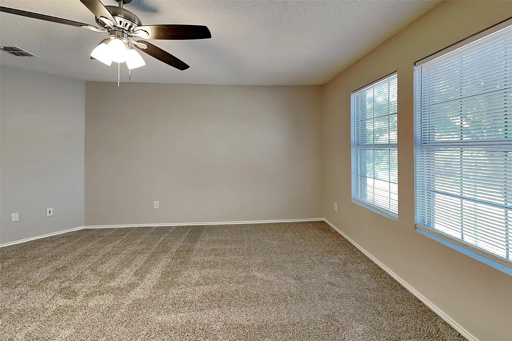 Single Family Residence For Rent in Denton County , 2257 Bradford Pear Drive, Little Elm, Texas 75068, 3 Bedroom, 3 Bathroom, 2 Garage spaces, 2,318 Sqft, built in 2000, mls#21349723, Real Estate Agent in Little Elm, Homes For Rent in Denton county, Homes For Rent in Little Elm, Realtor in Little Elm Texas, Real Estate Brokerage Independent Realty Texas, Luminita Cordes Realtor