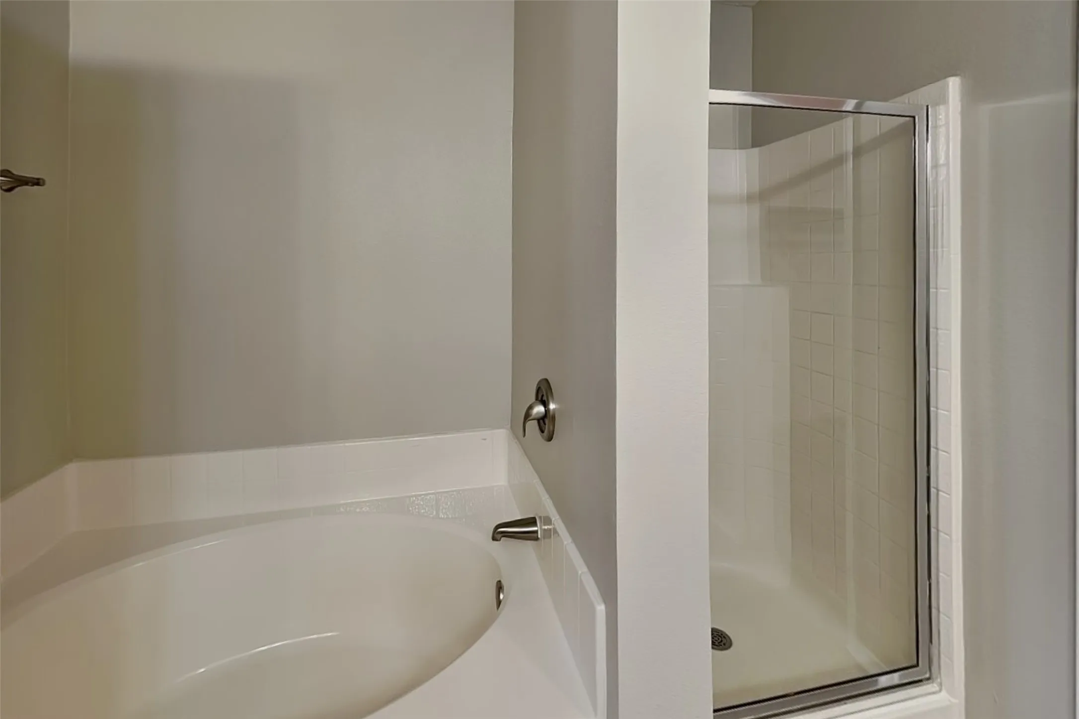 Single Family Residence For Rent in Denton County , 2257 Bradford Pear Drive, Little Elm, Texas 75068, 3 Bedroom, 3 Bathroom, 2 Garage spaces, 2,318 Sqft, built in 2000, mls#21349723, Real Estate Agent in Little Elm, Homes For Rent in Denton county, Homes For Rent in Little Elm, Realtor in Little Elm Texas, Real Estate Brokerage Independent Realty Texas, Luminita Cordes Realtor