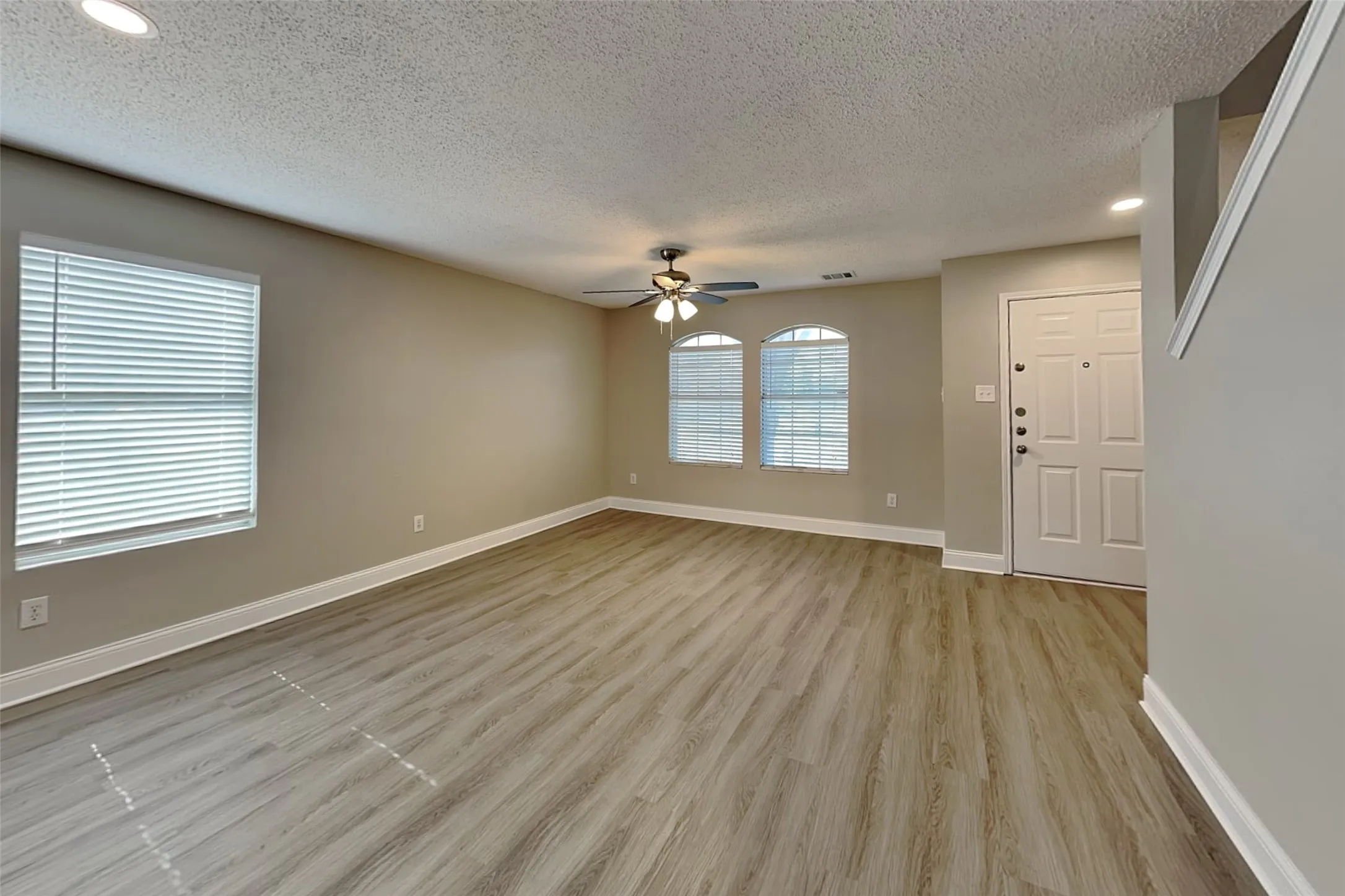 Single Family Residence For Rent in Denton County , 2257 Bradford Pear Drive, Little Elm, Texas 75068, 3 Bedroom, 3 Bathroom, 2 Garage spaces, 2,318 Sqft, built in 2000, mls#21349723, Real Estate Agent in Little Elm, Homes For Rent in Denton county, Homes For Rent in Little Elm, Realtor in Little Elm Texas, Real Estate Brokerage Independent Realty Texas, Luminita Cordes Realtor