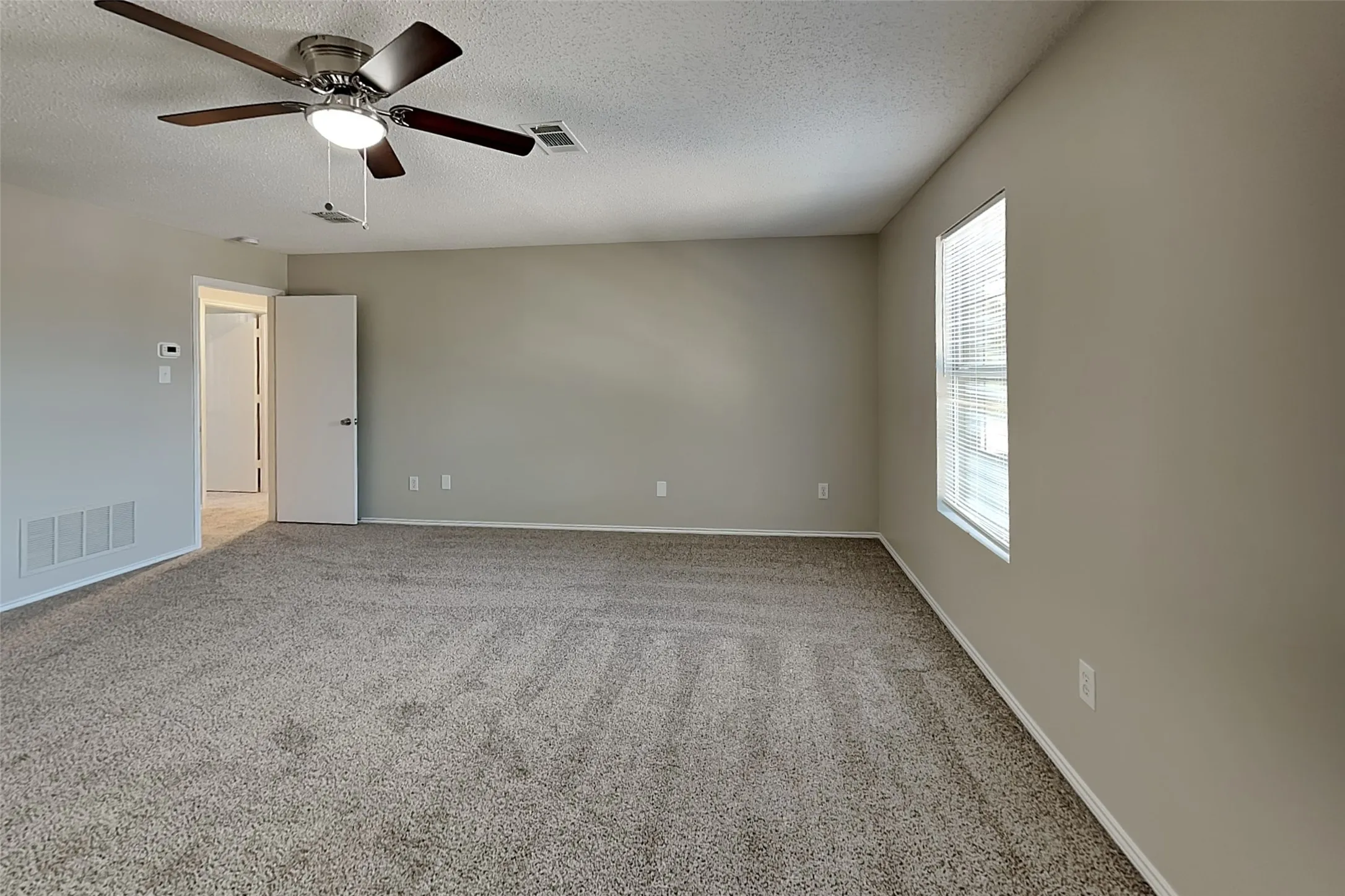 Single Family Residence For Rent in Denton County , 2257 Bradford Pear Drive, Little Elm, Texas 75068, 3 Bedroom, 3 Bathroom, 2 Garage spaces, 2,318 Sqft, built in 2000, mls#21349723, Real Estate Agent in Little Elm, Homes For Rent in Denton county, Homes For Rent in Little Elm, Realtor in Little Elm Texas, Real Estate Brokerage Independent Realty Texas, Luminita Cordes Realtor