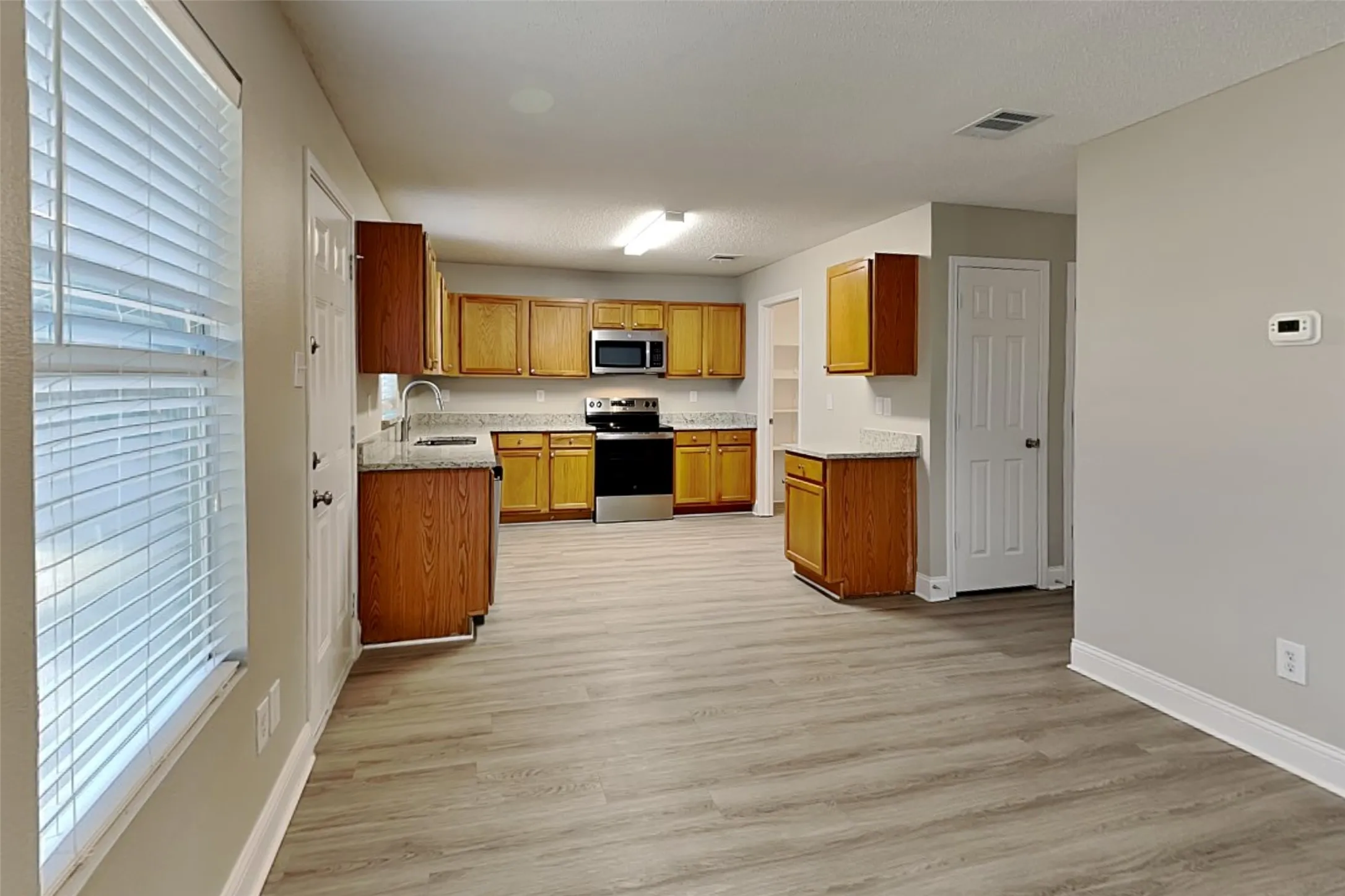 Single Family Residence For Rent in Denton County , 2257 Bradford Pear Drive, Little Elm, Texas 75068, 3 Bedroom, 3 Bathroom, 2 Garage spaces, 2,318 Sqft, built in 2000, mls#21349723, Real Estate Agent in Little Elm, Homes For Rent in Denton county, Homes For Rent in Little Elm, Realtor in Little Elm Texas, Real Estate Brokerage Independent Realty Texas, Luminita Cordes Realtor