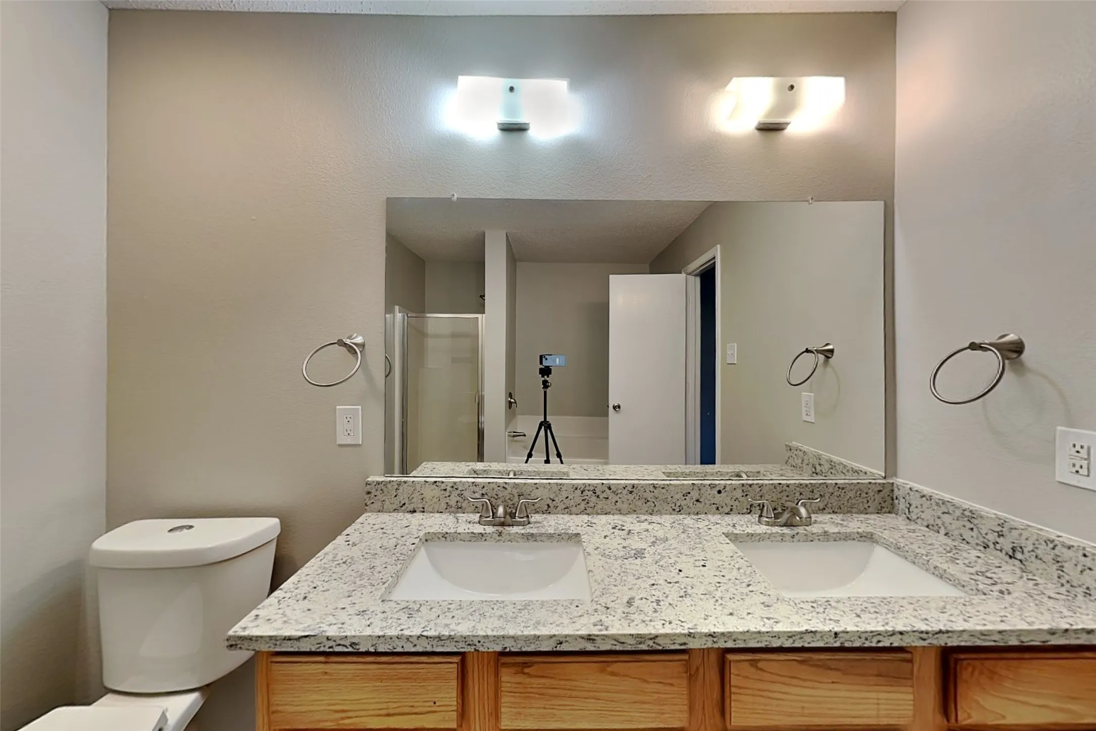 Single Family Residence For Rent in Denton County , 2257 Bradford Pear Drive, Little Elm, Texas 75068, 3 Bedroom, 3 Bathroom, 2 Garage spaces, 2,318 Sqft, built in 2000, mls#21349723, Real Estate Agent in Little Elm, Homes For Rent in Denton county, Homes For Rent in Little Elm, Realtor in Little Elm Texas, Real Estate Brokerage Independent Realty Texas, Luminita Cordes Realtor