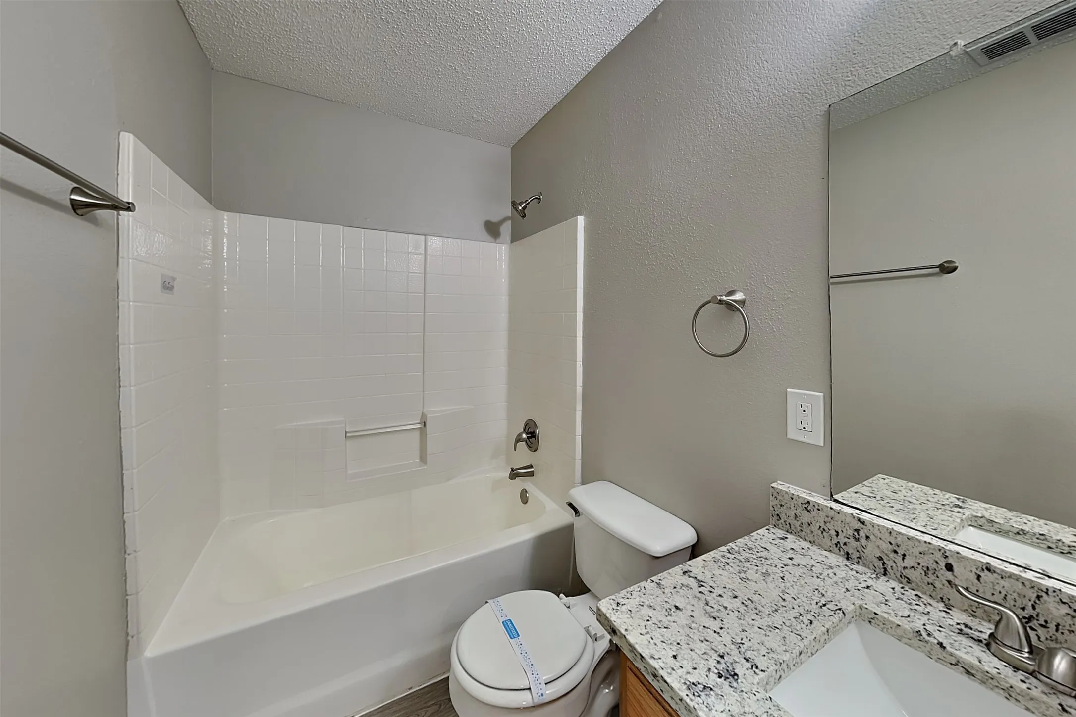 Single Family Residence For Rent in Denton County , 2257 Bradford Pear Drive, Little Elm, Texas 75068, 3 Bedroom, 3 Bathroom, 2 Garage spaces, 2,318 Sqft, built in 2000, mls#21349723, Real Estate Agent in Little Elm, Homes For Rent in Denton county, Homes For Rent in Little Elm, Realtor in Little Elm Texas, Real Estate Brokerage Independent Realty Texas, Luminita Cordes Realtor