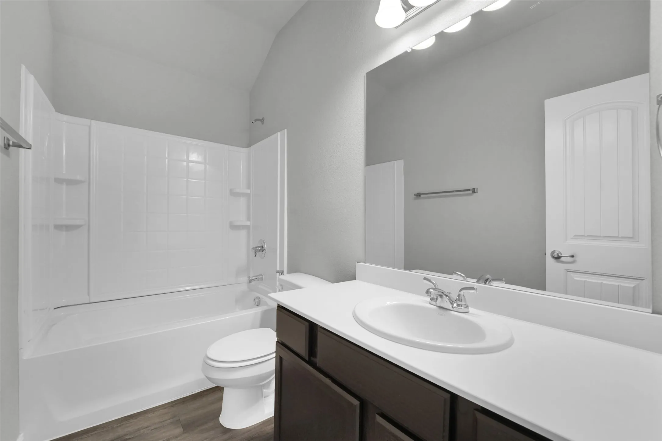 Single Family Residence For Rent in Tarrant County , 5165 Glen Eden Drive, Fort Worth, Texas 76119, 4 Bedroom, 2 Bathroom, 2 Garage spaces, 1,672 Sqft, built in 2018, mls#21346712, Real Estate Agent in Fort Worth, Homes For Rent in Tarrant county, Homes For Rent in Fort Worth, Realtor in Fort Worth Texas, Real Estate Brokerage Independent Realty Texas, Luminita Cordes Realtor