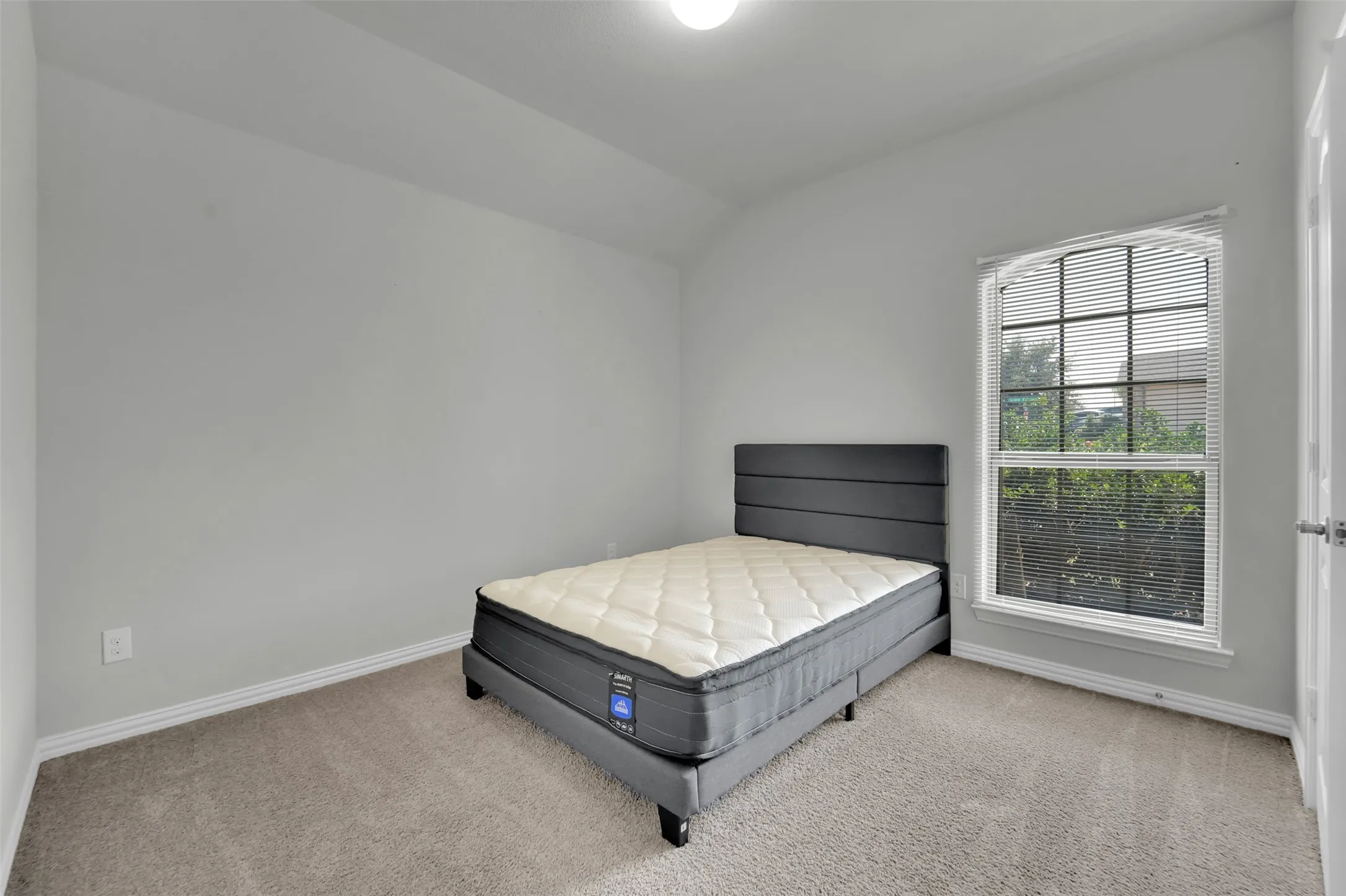 Single Family Residence For Rent in Tarrant County , 5165 Glen Eden Drive, Fort Worth, Texas 76119, 4 Bedroom, 2 Bathroom, 2 Garage spaces, 1,672 Sqft, built in 2018, mls#21346712, Real Estate Agent in Fort Worth, Homes For Rent in Tarrant county, Homes For Rent in Fort Worth, Realtor in Fort Worth Texas, Real Estate Brokerage Independent Realty Texas, Luminita Cordes Realtor
