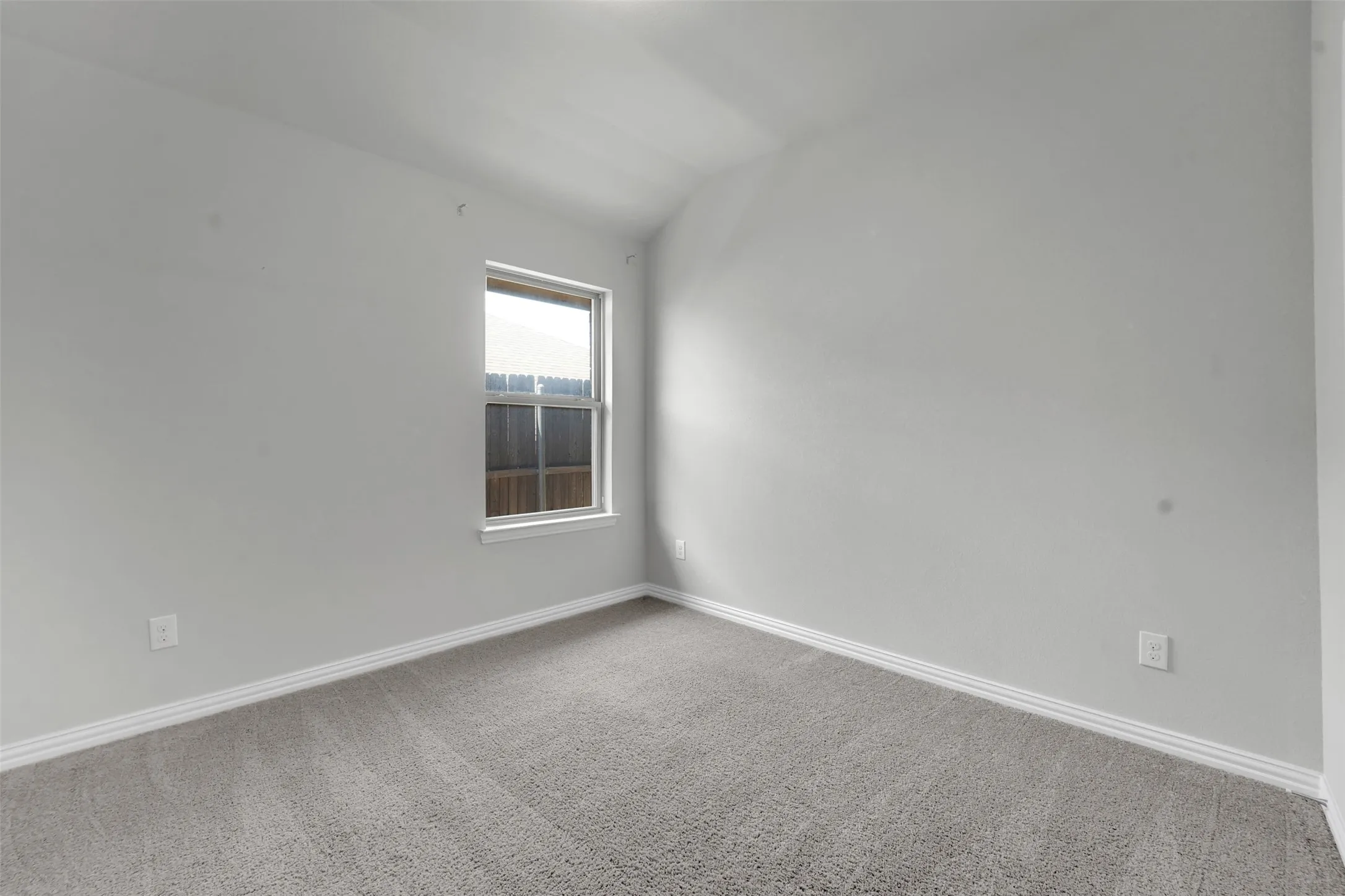 Single Family Residence For Rent in Tarrant County , 5165 Glen Eden Drive, Fort Worth, Texas 76119, 4 Bedroom, 2 Bathroom, 2 Garage spaces, 1,672 Sqft, built in 2018, mls#21346712, Real Estate Agent in Fort Worth, Homes For Rent in Tarrant county, Homes For Rent in Fort Worth, Realtor in Fort Worth Texas, Real Estate Brokerage Independent Realty Texas, Luminita Cordes Realtor