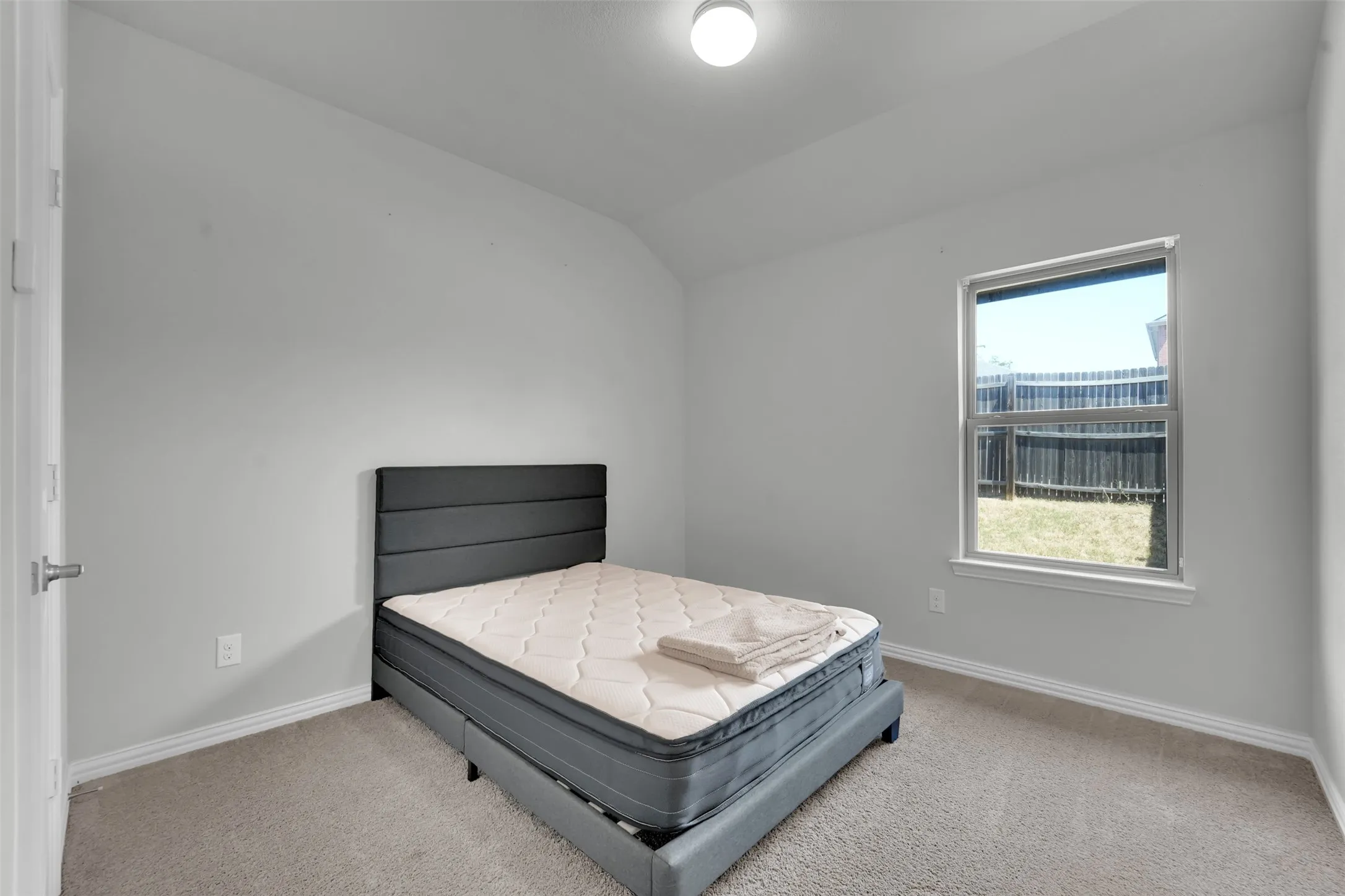 Single Family Residence For Rent in Tarrant County , 5165 Glen Eden Drive, Fort Worth, Texas 76119, 4 Bedroom, 2 Bathroom, 2 Garage spaces, 1,672 Sqft, built in 2018, mls#21346712, Real Estate Agent in Fort Worth, Homes For Rent in Tarrant county, Homes For Rent in Fort Worth, Realtor in Fort Worth Texas, Real Estate Brokerage Independent Realty Texas, Luminita Cordes Realtor