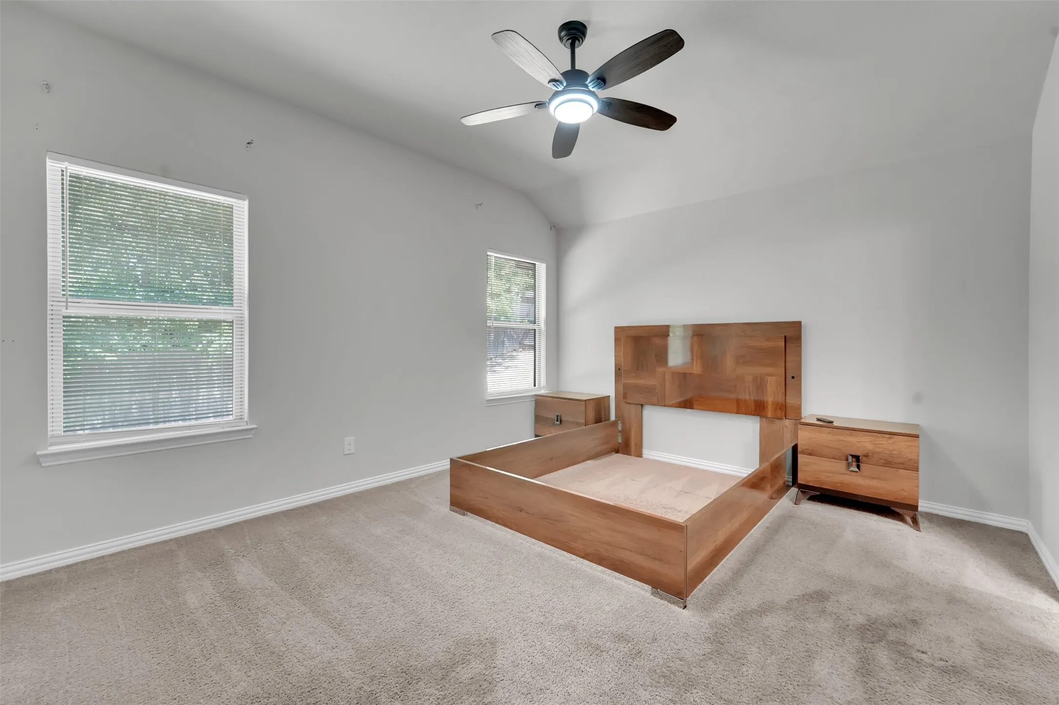 Single Family Residence For Rent in Tarrant County , 5165 Glen Eden Drive, Fort Worth, Texas 76119, 4 Bedroom, 2 Bathroom, 2 Garage spaces, 1,672 Sqft, built in 2018, mls#21346712, Real Estate Agent in Fort Worth, Homes For Rent in Tarrant county, Homes For Rent in Fort Worth, Realtor in Fort Worth Texas, Real Estate Brokerage Independent Realty Texas, Luminita Cordes Realtor