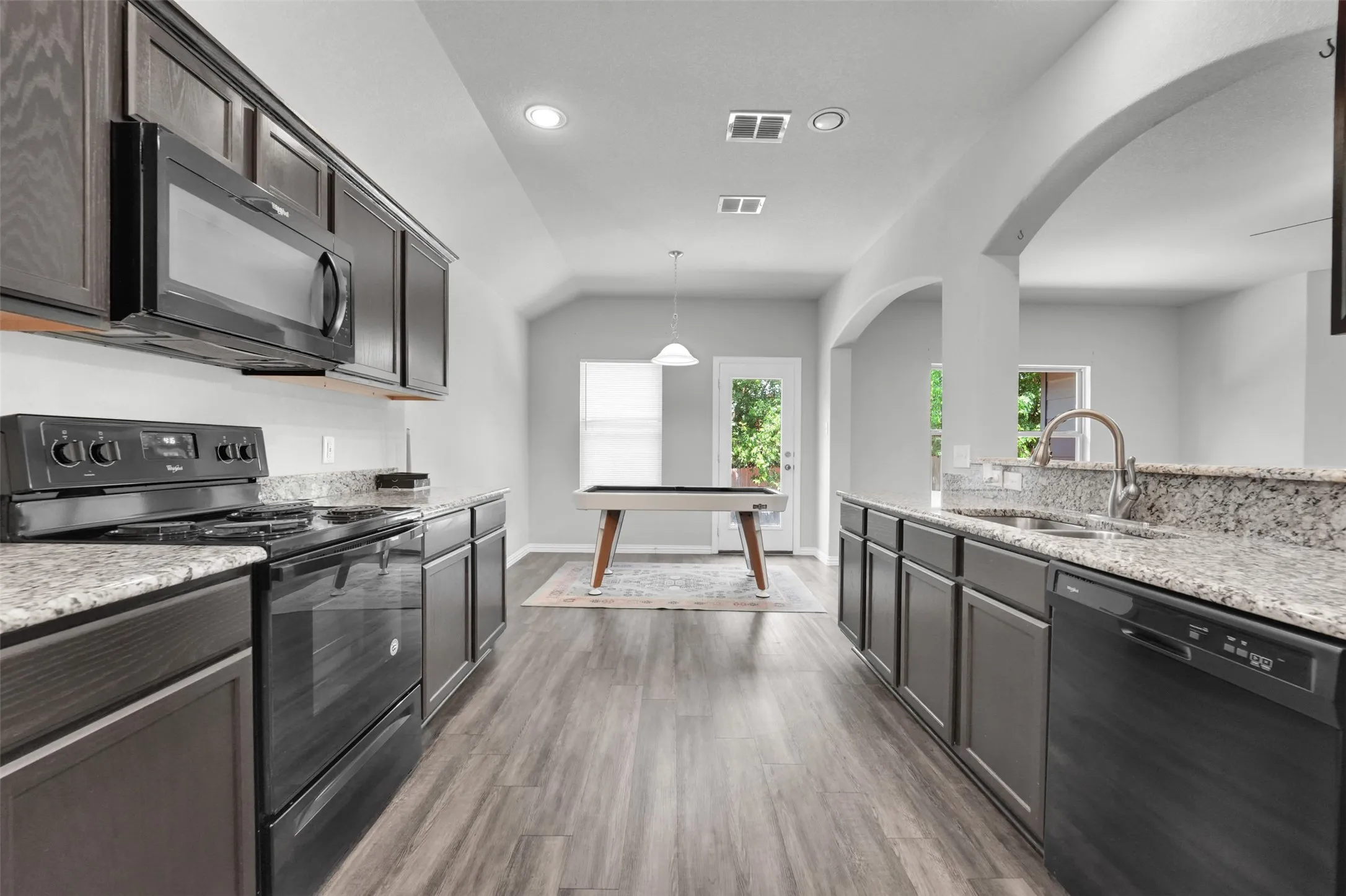 Single Family Residence For Rent in Tarrant County , 5165 Glen Eden Drive, Fort Worth, Texas 76119, 4 Bedroom, 2 Bathroom, 2 Garage spaces, 1,672 Sqft, built in 2018, mls#21346712, Real Estate Agent in Fort Worth, Homes For Rent in Tarrant county, Homes For Rent in Fort Worth, Realtor in Fort Worth Texas, Real Estate Brokerage Independent Realty Texas, Luminita Cordes Realtor