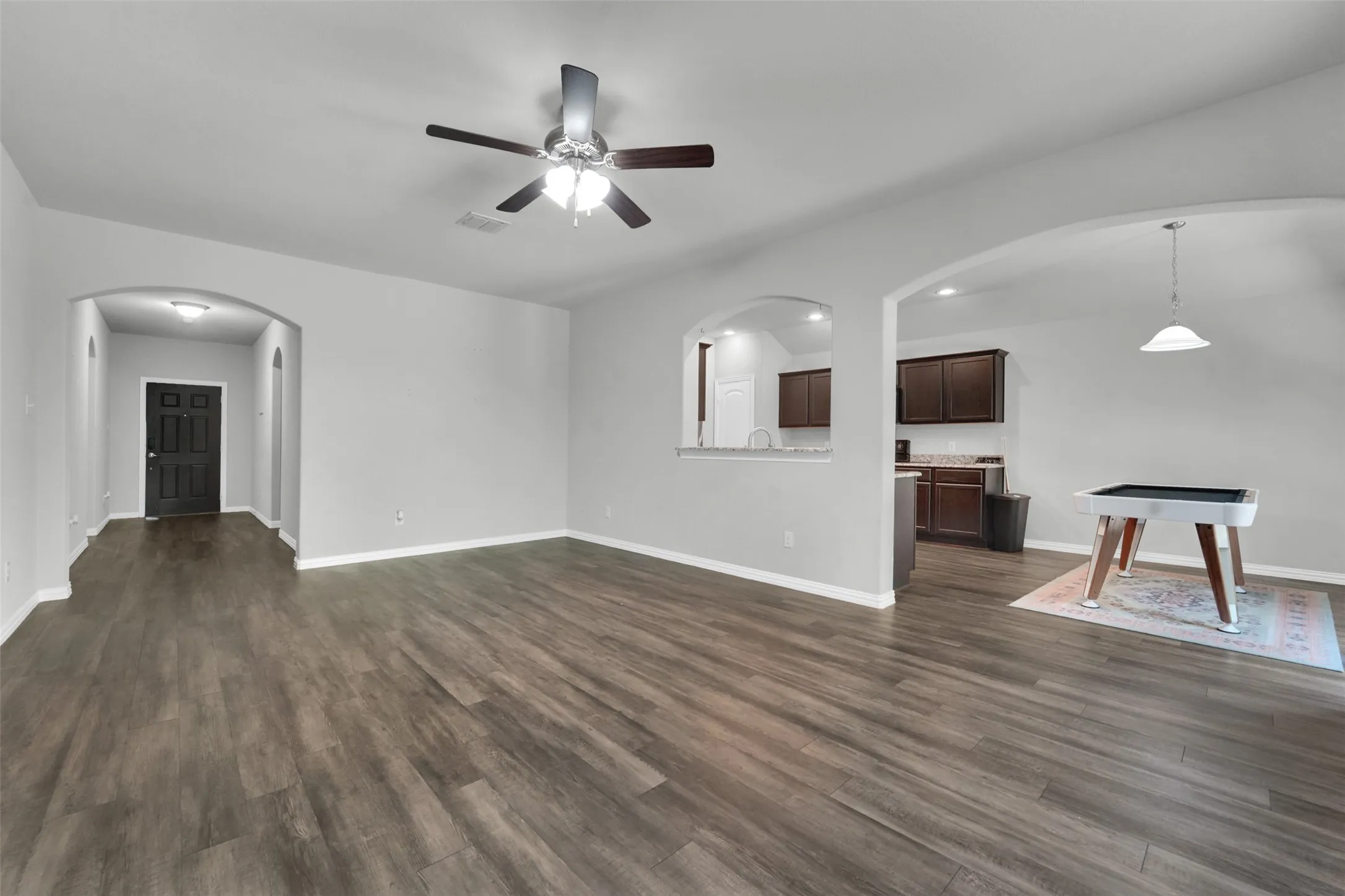 Single Family Residence For Rent in Tarrant County , 5165 Glen Eden Drive, Fort Worth, Texas 76119, 4 Bedroom, 2 Bathroom, 2 Garage spaces, 1,672 Sqft, built in 2018, mls#21346712, Real Estate Agent in Fort Worth, Homes For Rent in Tarrant county, Homes For Rent in Fort Worth, Realtor in Fort Worth Texas, Real Estate Brokerage Independent Realty Texas, Luminita Cordes Realtor