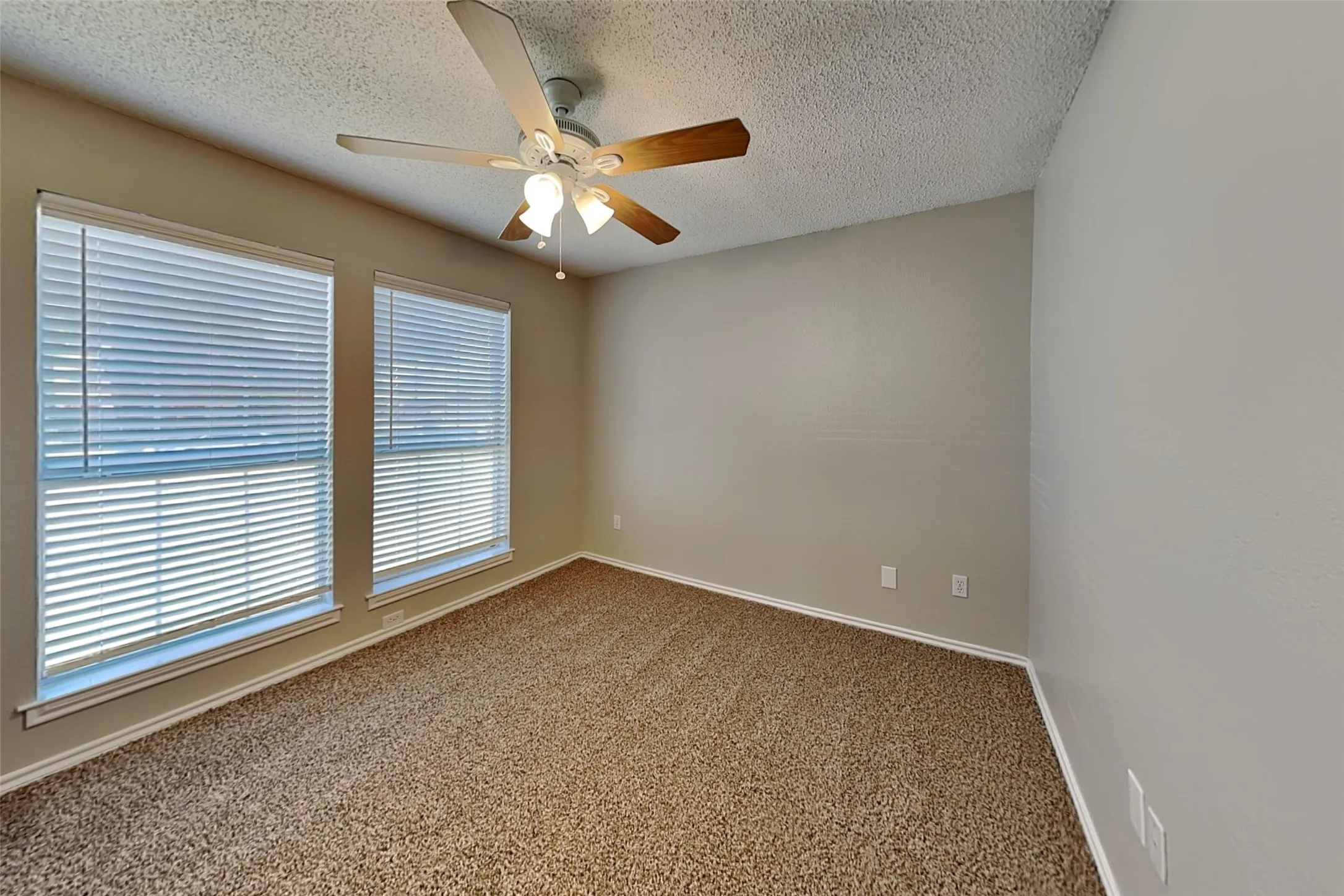 Single Family Residence For Rent in Tarrant County , 6621 Sunny Hill Drive, Watauga, Texas 76148, 3 Bedroom, 2 Bathroom, 2 Garage spaces, 1,498 Sqft, built in 1989, mls#21349729, Real Estate Agent in Watauga, Homes For Rent in Tarrant county, Homes For Rent in Watauga, Realtor in Watauga Texas, Real Estate Brokerage Independent Realty Texas, Luminita Cordes Realtor