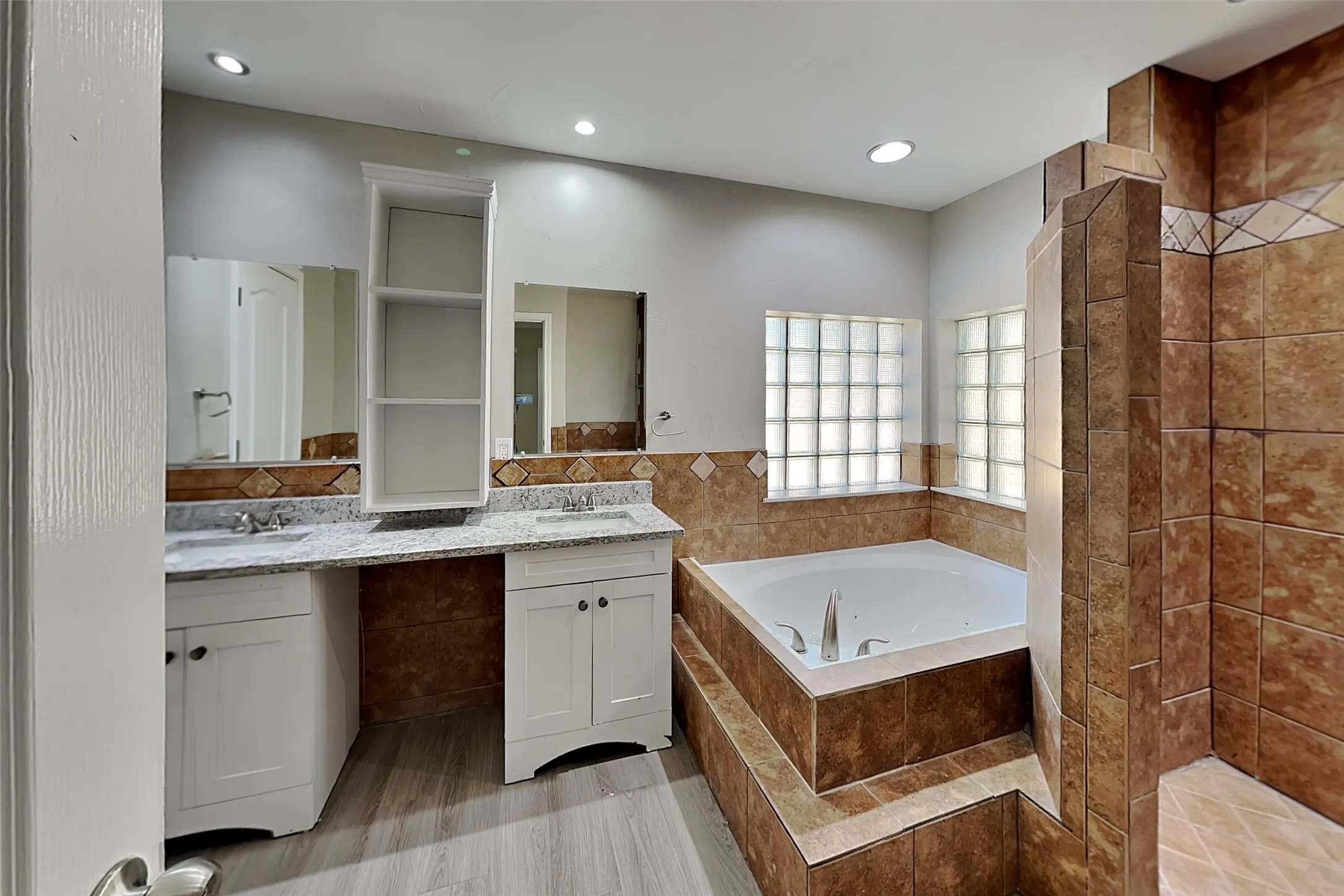 Single Family Residence For Rent in Tarrant County , 6621 Sunny Hill Drive, Watauga, Texas 76148, 3 Bedroom, 2 Bathroom, 2 Garage spaces, 1,498 Sqft, built in 1989, mls#21349729, Real Estate Agent in Watauga, Homes For Rent in Tarrant county, Homes For Rent in Watauga, Realtor in Watauga Texas, Real Estate Brokerage Independent Realty Texas, Luminita Cordes Realtor