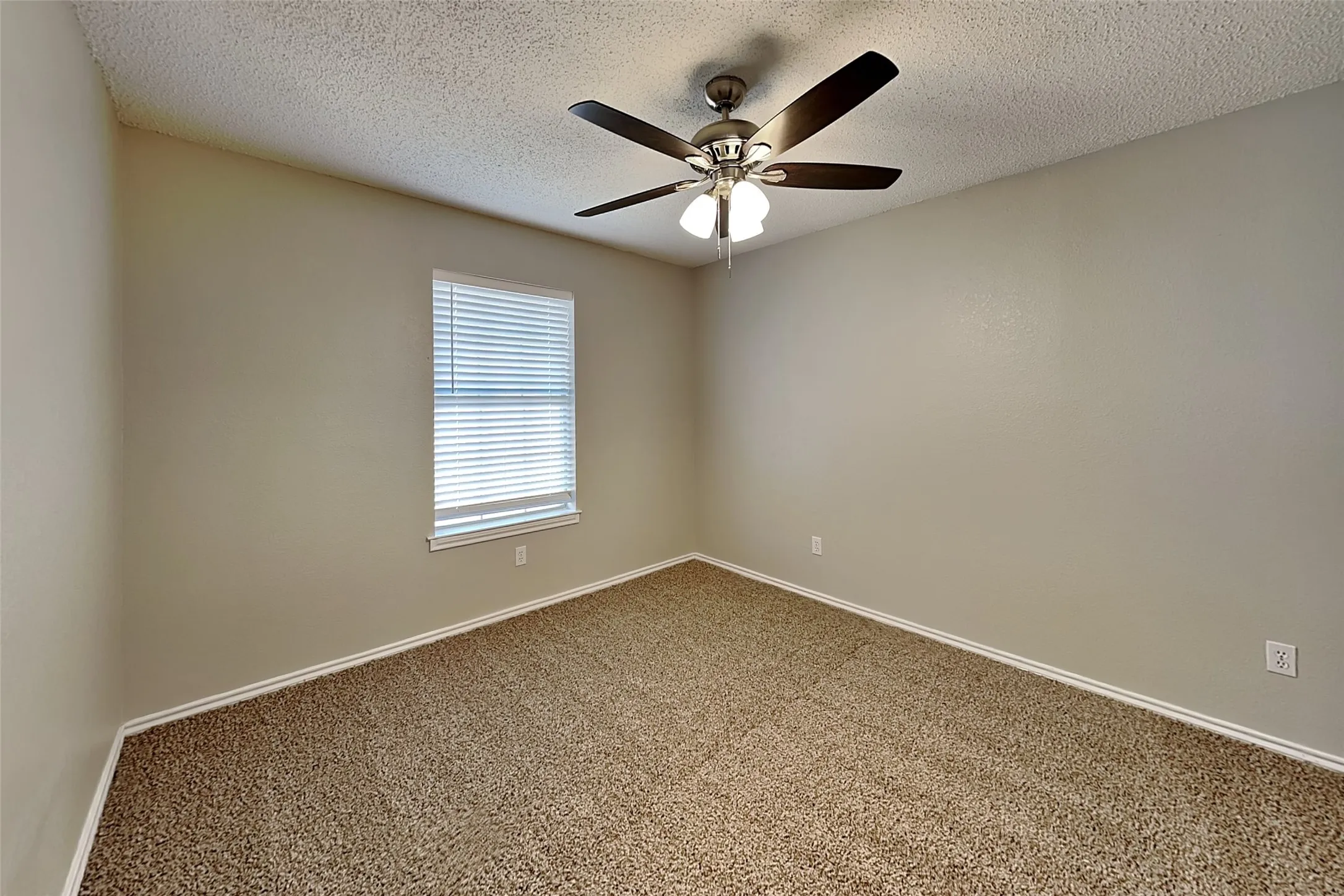 Single Family Residence For Rent in Tarrant County , 6621 Sunny Hill Drive, Watauga, Texas 76148, 3 Bedroom, 2 Bathroom, 2 Garage spaces, 1,498 Sqft, built in 1989, mls#21349729, Real Estate Agent in Watauga, Homes For Rent in Tarrant county, Homes For Rent in Watauga, Realtor in Watauga Texas, Real Estate Brokerage Independent Realty Texas, Luminita Cordes Realtor
