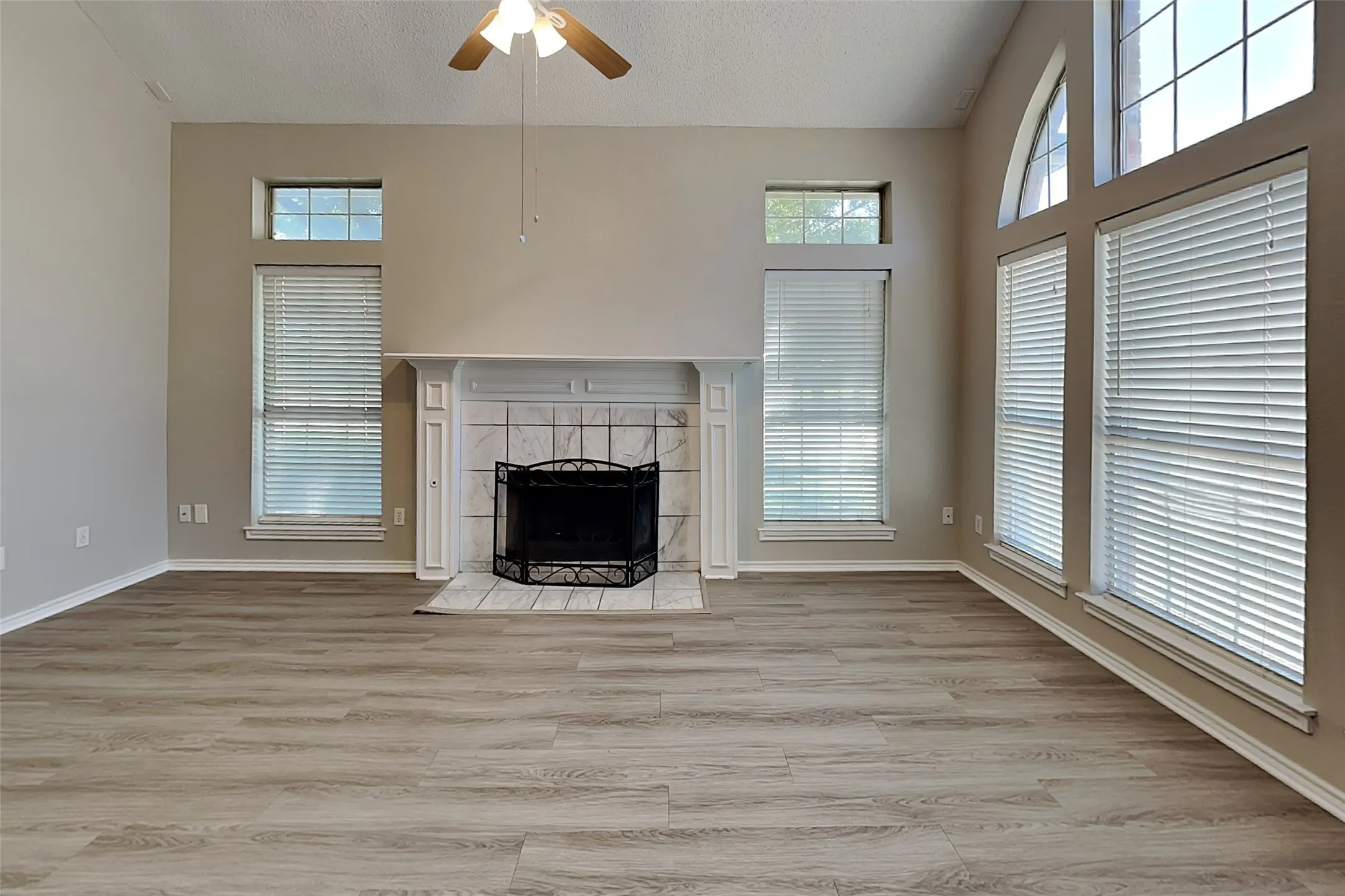 Single Family Residence For Rent in Tarrant County , 6621 Sunny Hill Drive, Watauga, Texas 76148, 3 Bedroom, 2 Bathroom, 2 Garage spaces, 1,498 Sqft, built in 1989, mls#21349729, Real Estate Agent in Watauga, Homes For Rent in Tarrant county, Homes For Rent in Watauga, Realtor in Watauga Texas, Real Estate Brokerage Independent Realty Texas, Luminita Cordes Realtor