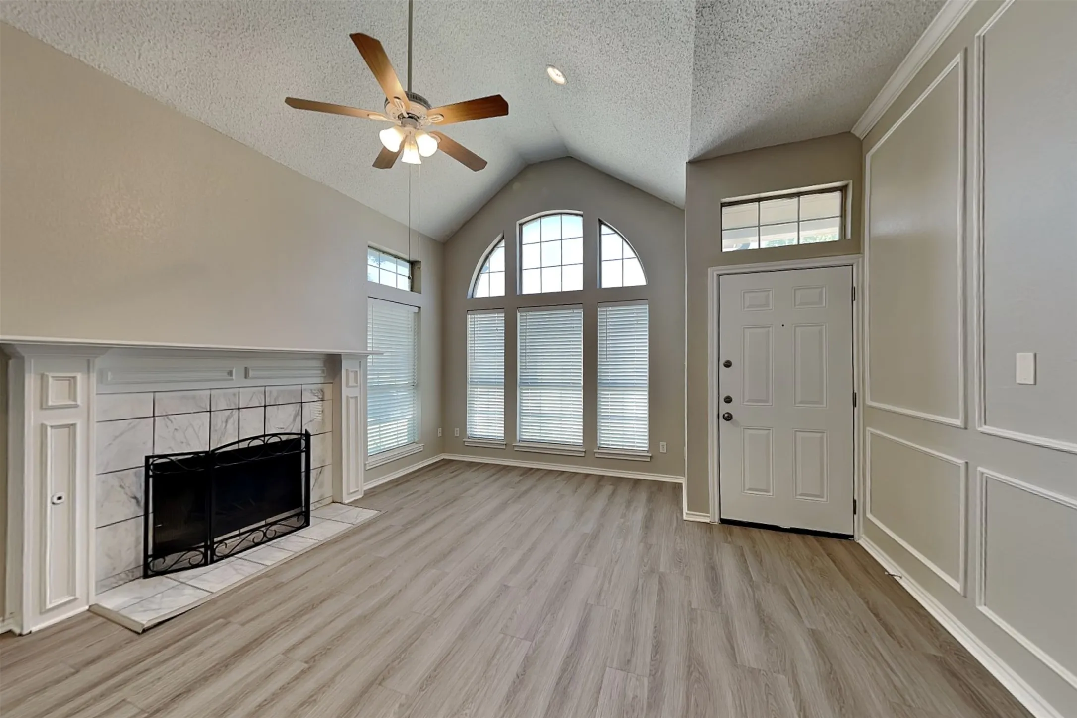 Single Family Residence For Rent in Tarrant County , 6621 Sunny Hill Drive, Watauga, Texas 76148, 3 Bedroom, 2 Bathroom, 2 Garage spaces, 1,498 Sqft, built in 1989, mls#21349729, Real Estate Agent in Watauga, Homes For Rent in Tarrant county, Homes For Rent in Watauga, Realtor in Watauga Texas, Real Estate Brokerage Independent Realty Texas, Luminita Cordes Realtor