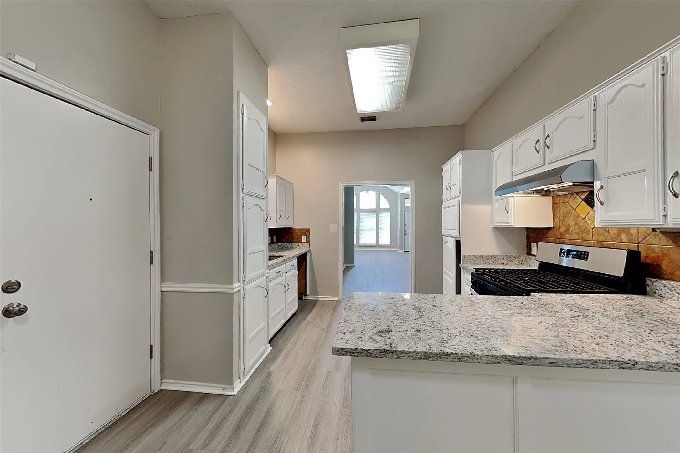 Single Family Residence For Rent in Tarrant County , 6621 Sunny Hill Drive, Watauga, Texas 76148, 3 Bedroom, 2 Bathroom, 2 Garage spaces, 1,498 Sqft, built in 1989, mls#21349729, Real Estate Agent in Watauga, Homes For Rent in Tarrant county, Homes For Rent in Watauga, Realtor in Watauga Texas, Real Estate Brokerage Independent Realty Texas, Luminita Cordes Realtor