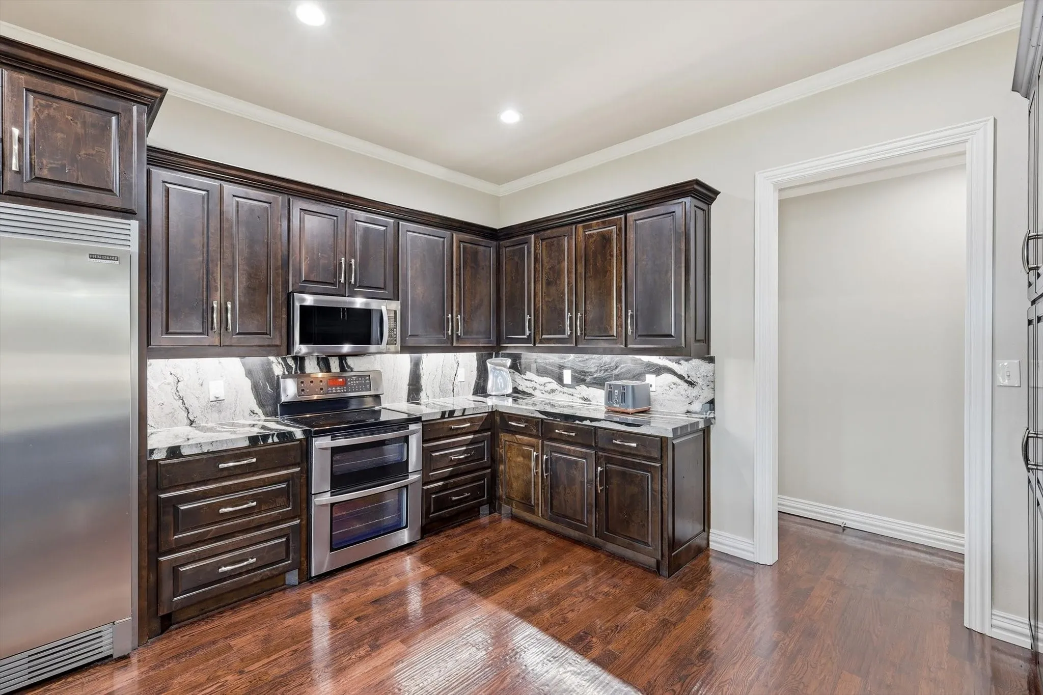 Single Family Residence For Sale in Collin County , 1601 Glen Springs Drive, Plano, Texas 75093, 4 Bedroom, 4 Bathroom, 2 Garage spaces, 3,201 Sqft, built in 1988, mls#21346820, Real Estate Agent in Plano, Homes For Sale in Collin county, Homes For Sale in Plano, Realtor in Plano Texas, Real Estate Brokerage Independent Realty Texas, Luminita Cordes Realtor