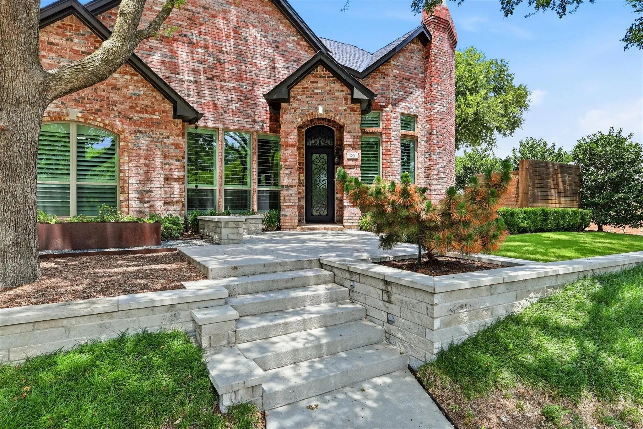 Single Family Residence For Sale in Collin County , 1601 Glen Springs Drive, Plano, Texas 75093, 4 Bedroom, 4 Bathroom, 2 Garage spaces, 3,201 Sqft, built in 1988, mls#21346820, Real Estate Agent in Plano, Homes For Sale in Collin county, Homes For Sale in Plano, Realtor in Plano Texas, Real Estate Brokerage Independent Realty Texas, Luminita Cordes Realtor