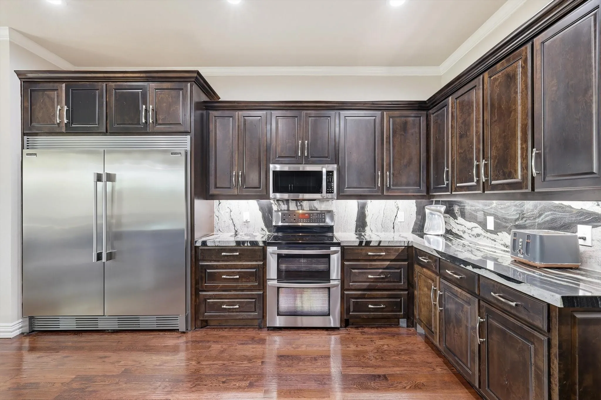 Single Family Residence For Sale in Collin County , 1601 Glen Springs Drive, Plano, Texas 75093, 4 Bedroom, 4 Bathroom, 2 Garage spaces, 3,201 Sqft, built in 1988, mls#21346820, Real Estate Agent in Plano, Homes For Sale in Collin county, Homes For Sale in Plano, Realtor in Plano Texas, Real Estate Brokerage Independent Realty Texas, Luminita Cordes Realtor