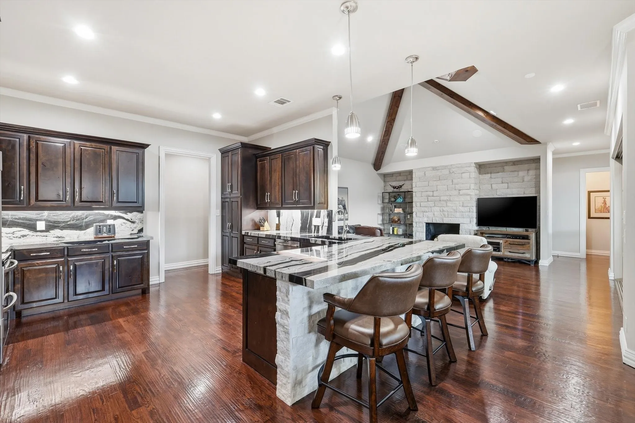 Single Family Residence For Sale in Collin County , 1601 Glen Springs Drive, Plano, Texas 75093, 4 Bedroom, 4 Bathroom, 2 Garage spaces, 3,201 Sqft, built in 1988, mls#21346820, Real Estate Agent in Plano, Homes For Sale in Collin county, Homes For Sale in Plano, Realtor in Plano Texas, Real Estate Brokerage Independent Realty Texas, Luminita Cordes Realtor