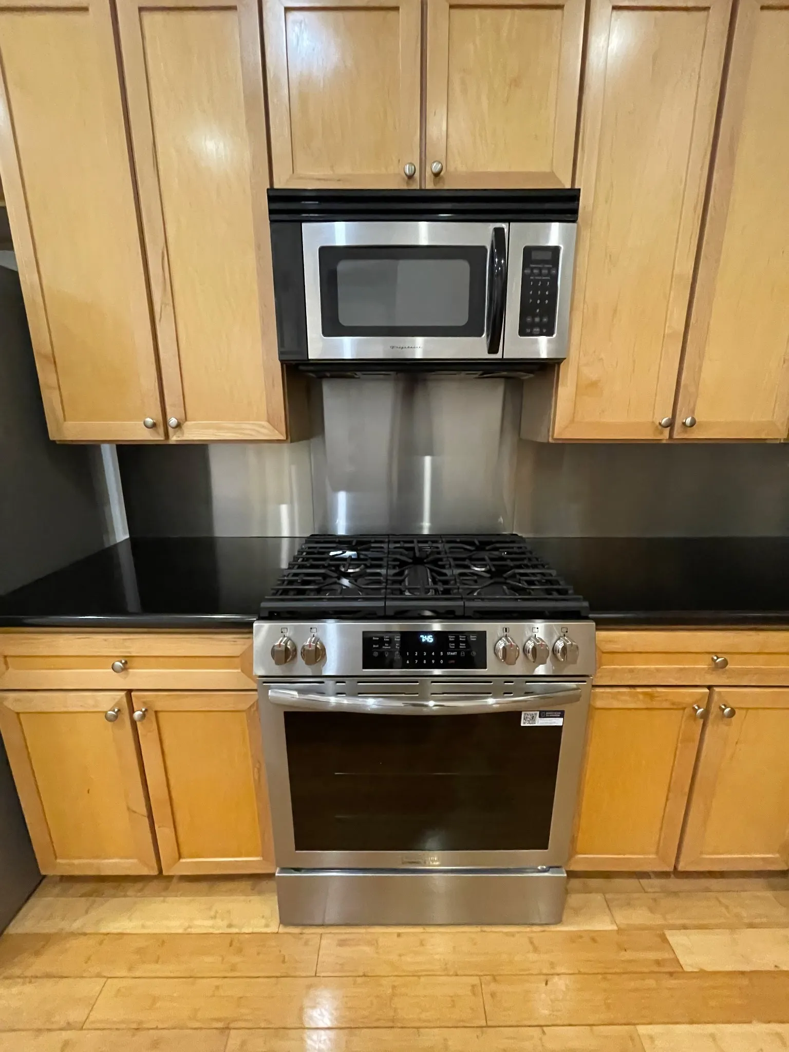 Townhouse For Rent in Dallas County , 710 Colten James Lane, Dallas, Texas 75204, 2 Bedroom, 3 Bathroom, 2 Garage spaces, 1,766 Sqft, built in 2005, Price $2,750, mls#21348803, Real Estate Agent in Dallas, Homes For Rent in Dallas county, Homes For Rent in Dallas, Realtor in Dallas Texas, Real Estate Brokerage Independent Realty Texas, Luminita Cordes Realtor
