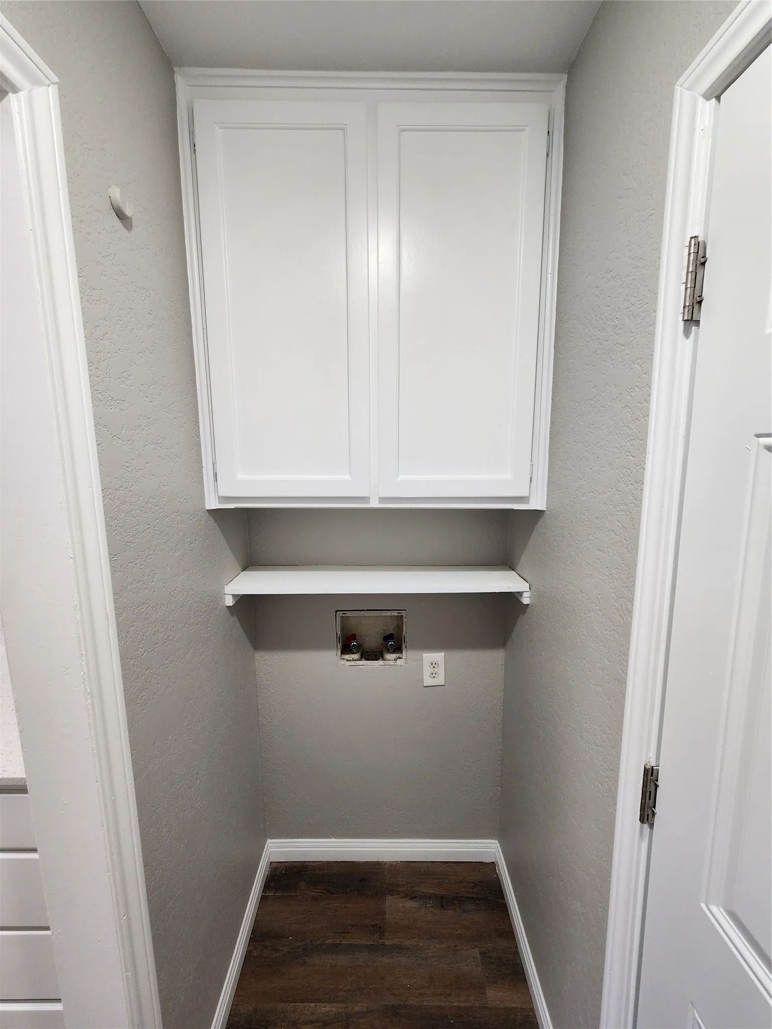 Duplex For Rent in Tarrant County , 350 Spring Branch Lane, Kennedale, Texas 76060, 3 Bedrooms, 2 Bathrooms, 1 Garage spaces, 1,170 Sqft, built in 1983, Price $1,800, mls#21349748, Real Estate Agent in Kennedale, Homes For Rent in Tarrant county, Homes For Rent in Kennedale, Realtor in Kennedale Texas, Real Estate Brokerage Independent Realty Texas, Luminita Cordes Realtor