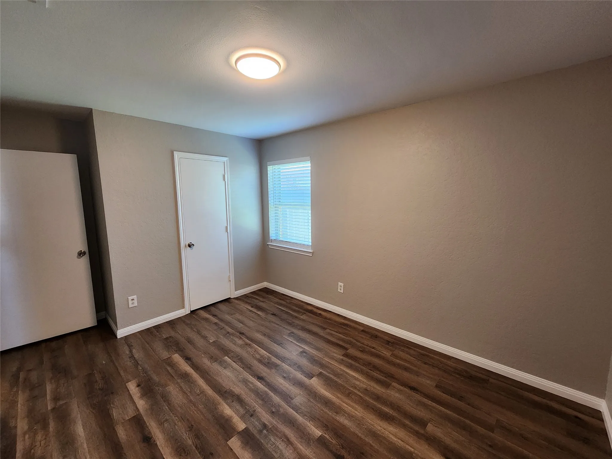 Duplex For Rent in Tarrant County , 350 Spring Branch Lane, Kennedale, Texas 76060, 3 Bedrooms, 2 Bathrooms, 1 Garage spaces, 1,170 Sqft, built in 1983, Price $1,800, mls#21349748, Real Estate Agent in Kennedale, Homes For Rent in Tarrant county, Homes For Rent in Kennedale, Realtor in Kennedale Texas, Real Estate Brokerage Independent Realty Texas, Luminita Cordes Realtor