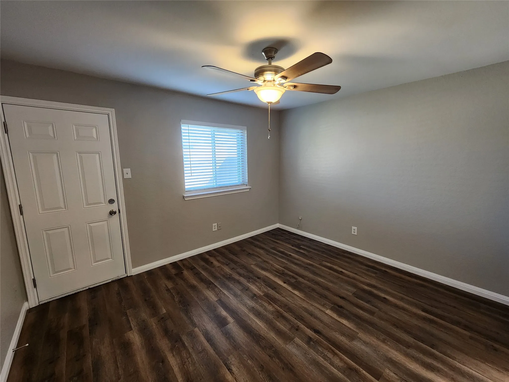 Duplex For Rent in Tarrant County , 350 Spring Branch Lane, Kennedale, Texas 76060, 3 Bedrooms, 2 Bathrooms, 1 Garage spaces, 1,170 Sqft, built in 1983, Price $1,800, mls#21349748, Real Estate Agent in Kennedale, Homes For Rent in Tarrant county, Homes For Rent in Kennedale, Realtor in Kennedale Texas, Real Estate Brokerage Independent Realty Texas, Luminita Cordes Realtor