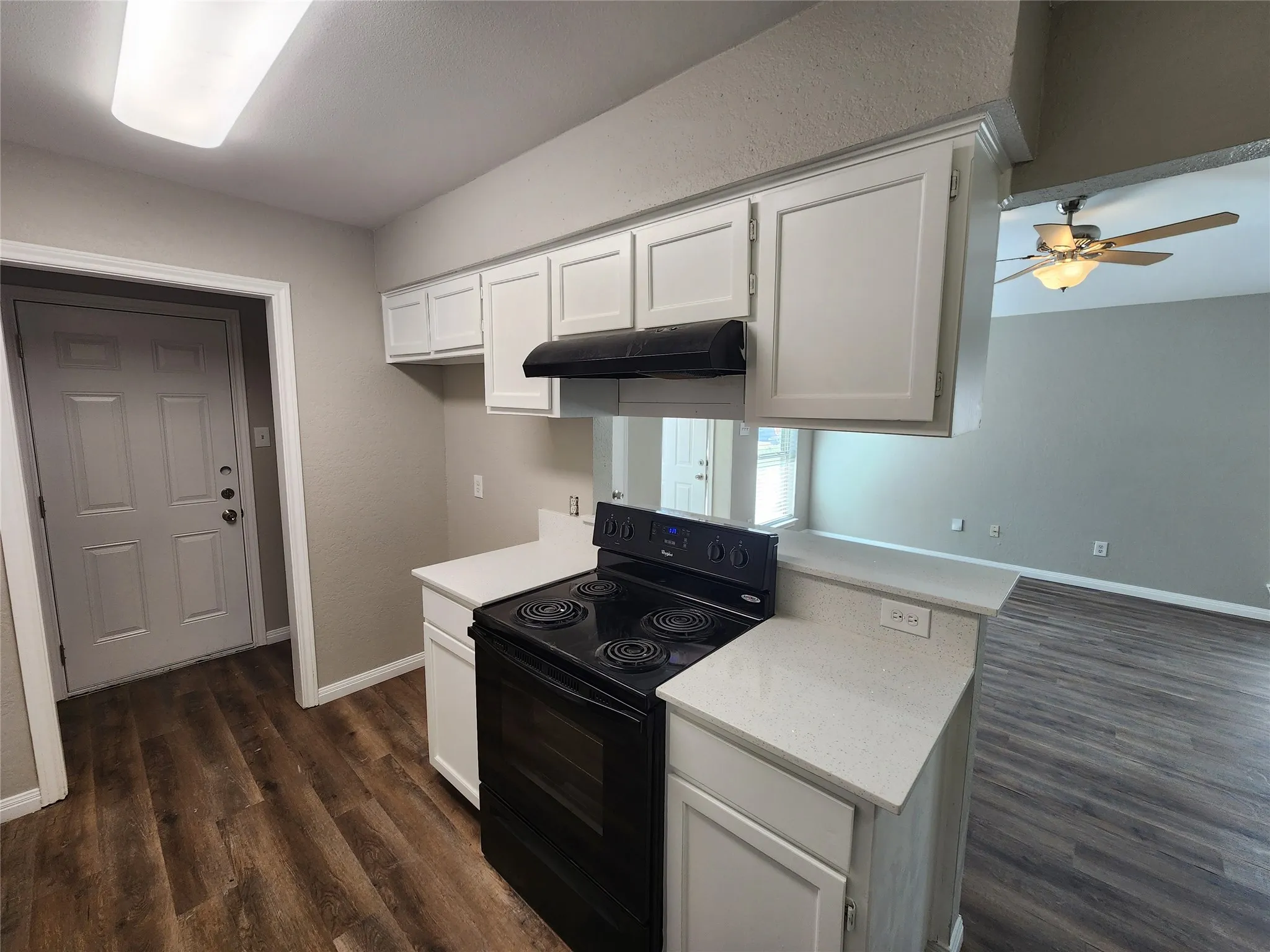 Duplex For Rent in Tarrant County , 350 Spring Branch Lane, Kennedale, Texas 76060, 3 Bedrooms, 2 Bathrooms, 1 Garage spaces, 1,170 Sqft, built in 1983, Price $1,800, mls#21349748, Real Estate Agent in Kennedale, Homes For Rent in Tarrant county, Homes For Rent in Kennedale, Realtor in Kennedale Texas, Real Estate Brokerage Independent Realty Texas, Luminita Cordes Realtor