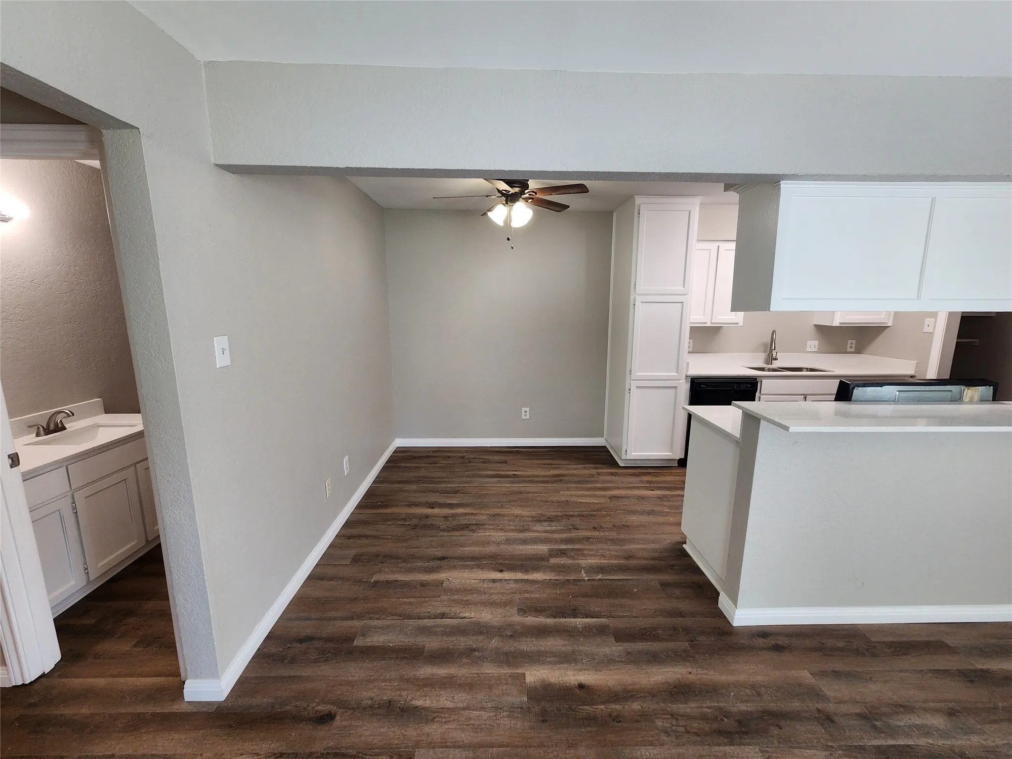 Duplex For Rent in Tarrant County , 350 Spring Branch Lane, Kennedale, Texas 76060, 3 Bedrooms, 2 Bathrooms, 1 Garage spaces, 1,170 Sqft, built in 1983, Price $1,800, mls#21349748, Real Estate Agent in Kennedale, Homes For Rent in Tarrant county, Homes For Rent in Kennedale, Realtor in Kennedale Texas, Real Estate Brokerage Independent Realty Texas, Luminita Cordes Realtor