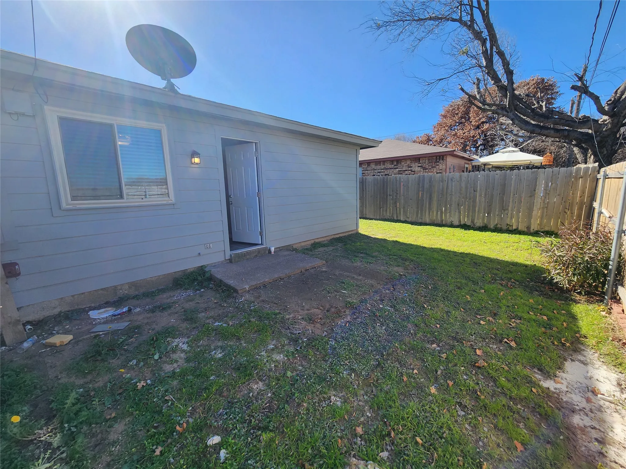 Duplex For Rent in Tarrant County , 350 Spring Branch Lane, Kennedale, Texas 76060, 3 Bedrooms, 2 Bathrooms, 1 Garage spaces, 1,170 Sqft, built in 1983, Price $1,800, mls#21349748, Real Estate Agent in Kennedale, Homes For Rent in Tarrant county, Homes For Rent in Kennedale, Realtor in Kennedale Texas, Real Estate Brokerage Independent Realty Texas, Luminita Cordes Realtor