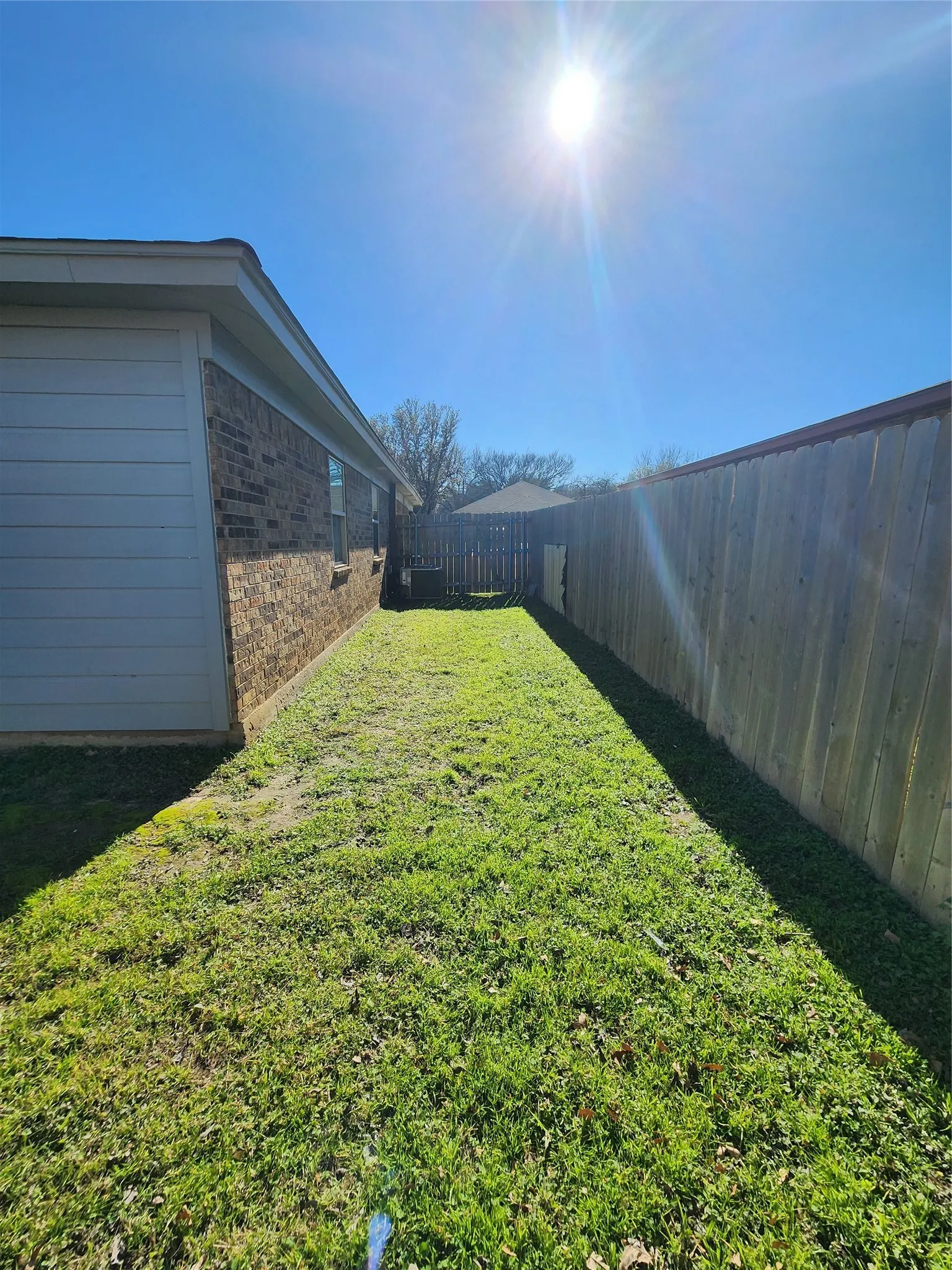 Duplex For Rent in Tarrant County , 350 Spring Branch Lane, Kennedale, Texas 76060, 3 Bedrooms, 2 Bathrooms, 1 Garage spaces, 1,170 Sqft, built in 1983, Price $1,800, mls#21349748, Real Estate Agent in Kennedale, Homes For Rent in Tarrant county, Homes For Rent in Kennedale, Realtor in Kennedale Texas, Real Estate Brokerage Independent Realty Texas, Luminita Cordes Realtor