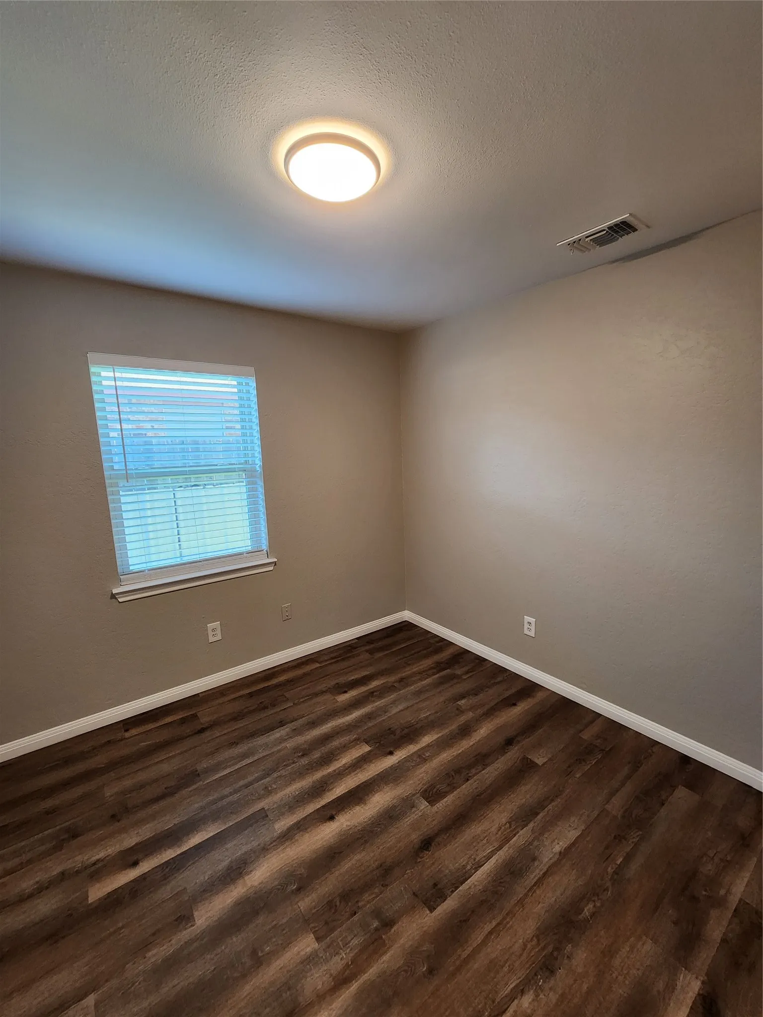 Duplex For Rent in Tarrant County , 350 Spring Branch Lane, Kennedale, Texas 76060, 3 Bedrooms, 2 Bathrooms, 1 Garage spaces, 1,170 Sqft, built in 1983, Price $1,800, mls#21349748, Real Estate Agent in Kennedale, Homes For Rent in Tarrant county, Homes For Rent in Kennedale, Realtor in Kennedale Texas, Real Estate Brokerage Independent Realty Texas, Luminita Cordes Realtor