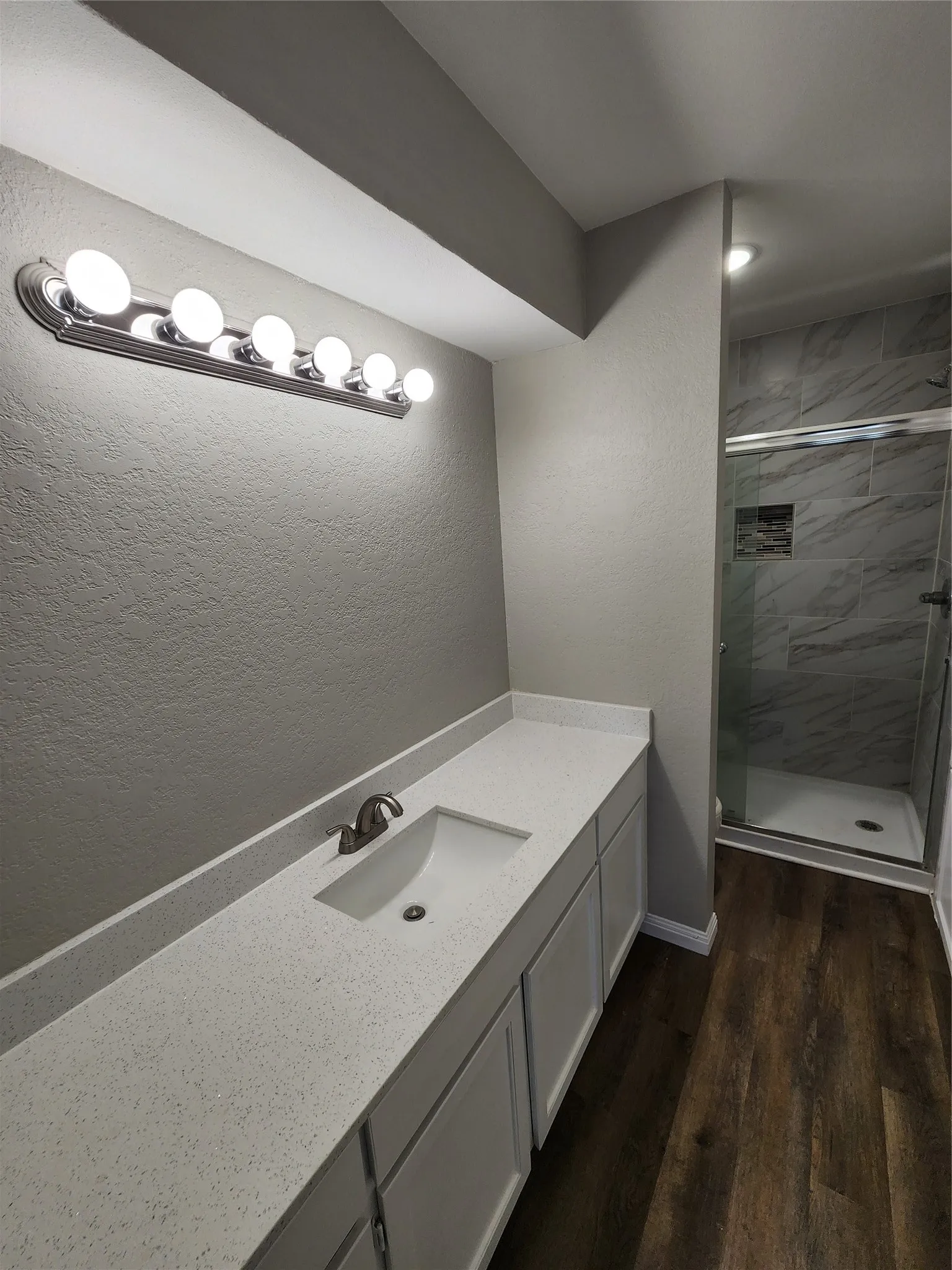Duplex For Rent in Tarrant County , 350 Spring Branch Lane, Kennedale, Texas 76060, 3 Bedrooms, 2 Bathrooms, 1 Garage spaces, 1,170 Sqft, built in 1983, Price $1,800, mls#21349748, Real Estate Agent in Kennedale, Homes For Rent in Tarrant county, Homes For Rent in Kennedale, Realtor in Kennedale Texas, Real Estate Brokerage Independent Realty Texas, Luminita Cordes Realtor