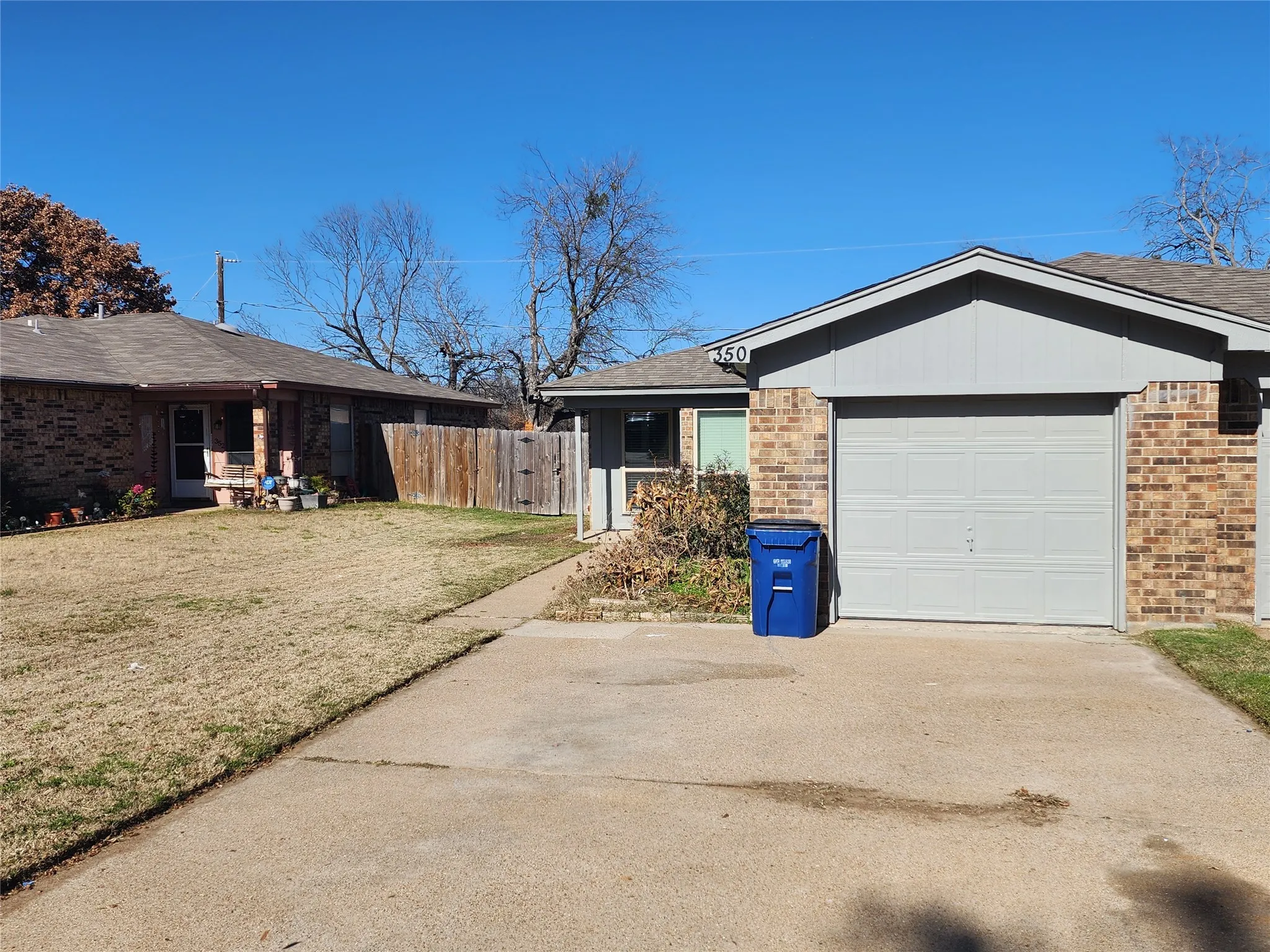 Duplex For Rent in Tarrant County , 350 Spring Branch Lane, Kennedale, Texas 76060, 3 Bedrooms, 2 Bathrooms, 1 Garage spaces, 1,170 Sqft, built in 1983, Price $1,800, mls#21349748, Real Estate Agent in Kennedale, Homes For Rent in Tarrant county, Homes For Rent in Kennedale, Realtor in Kennedale Texas, Real Estate Brokerage Independent Realty Texas, Luminita Cordes Realtor
